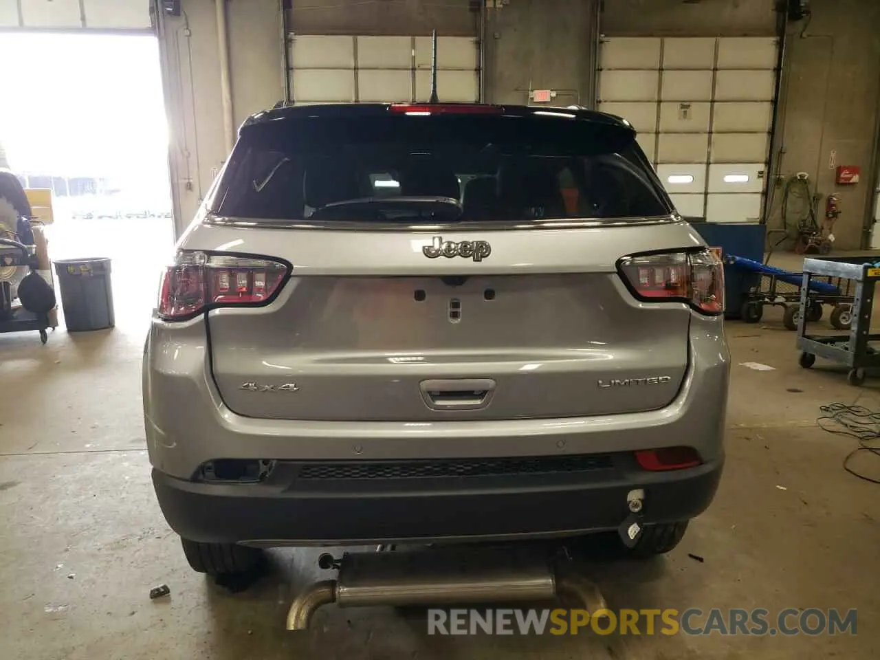 6 Photograph of a damaged car 3C4NJDCN1RT585284 JEEP COMPASS 2024