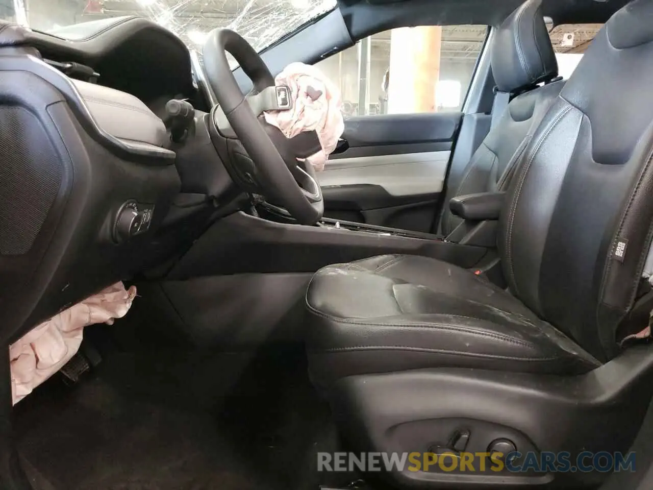 7 Photograph of a damaged car 3C4NJDCN1RT585284 JEEP COMPASS 2024