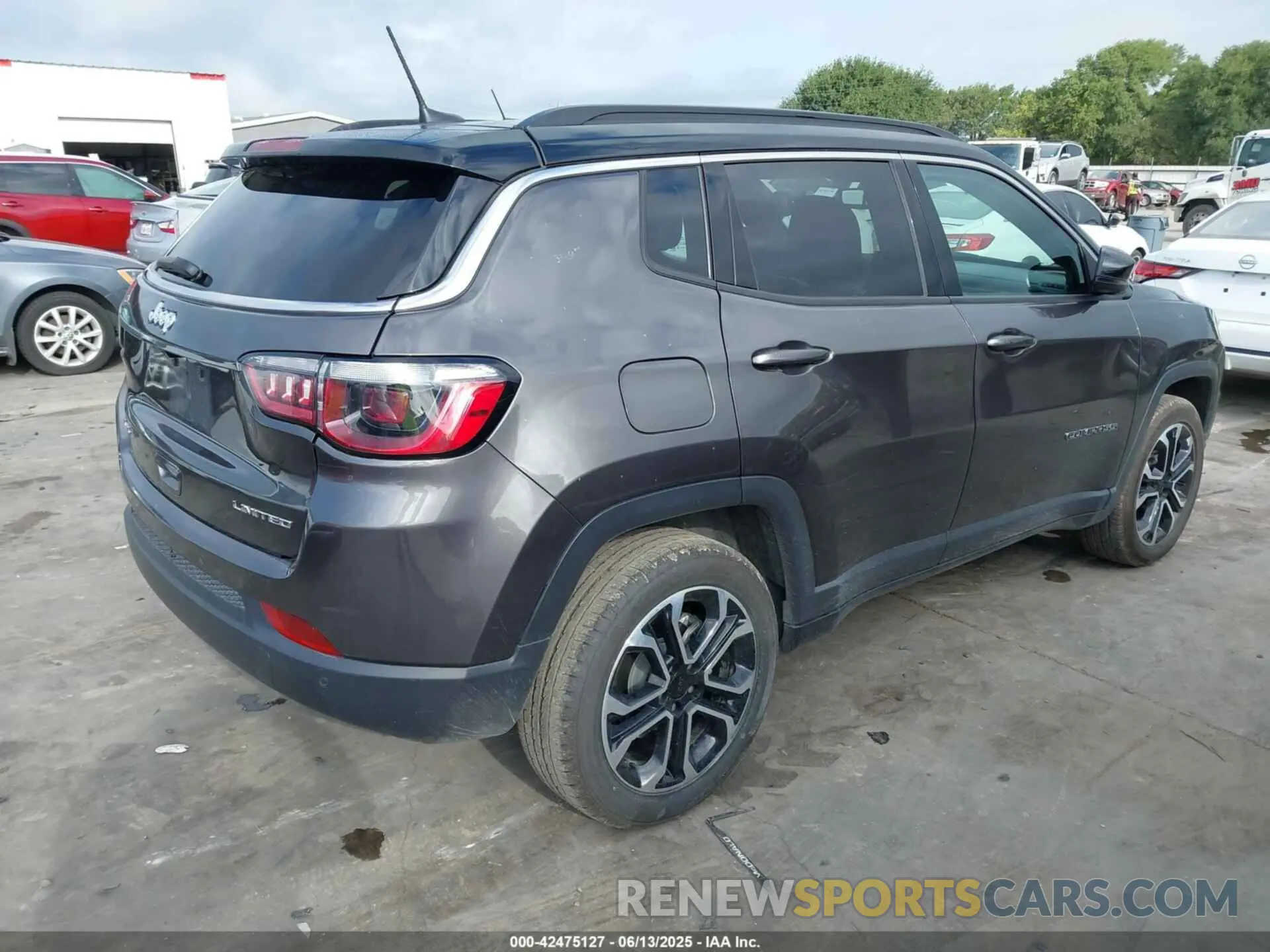 4 Photograph of a damaged car 3C4NJDCN1RT596947 JEEP COMPASS 2024