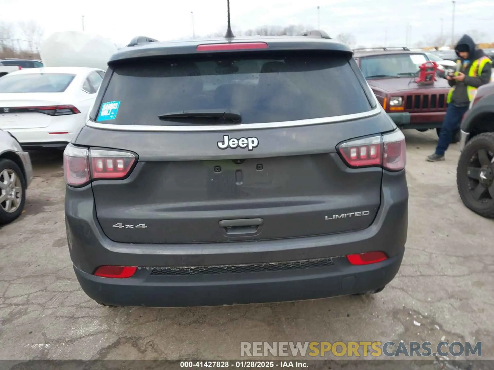 17 Photograph of a damaged car 3C4NJDCN2RT153271 JEEP COMPASS 2024
