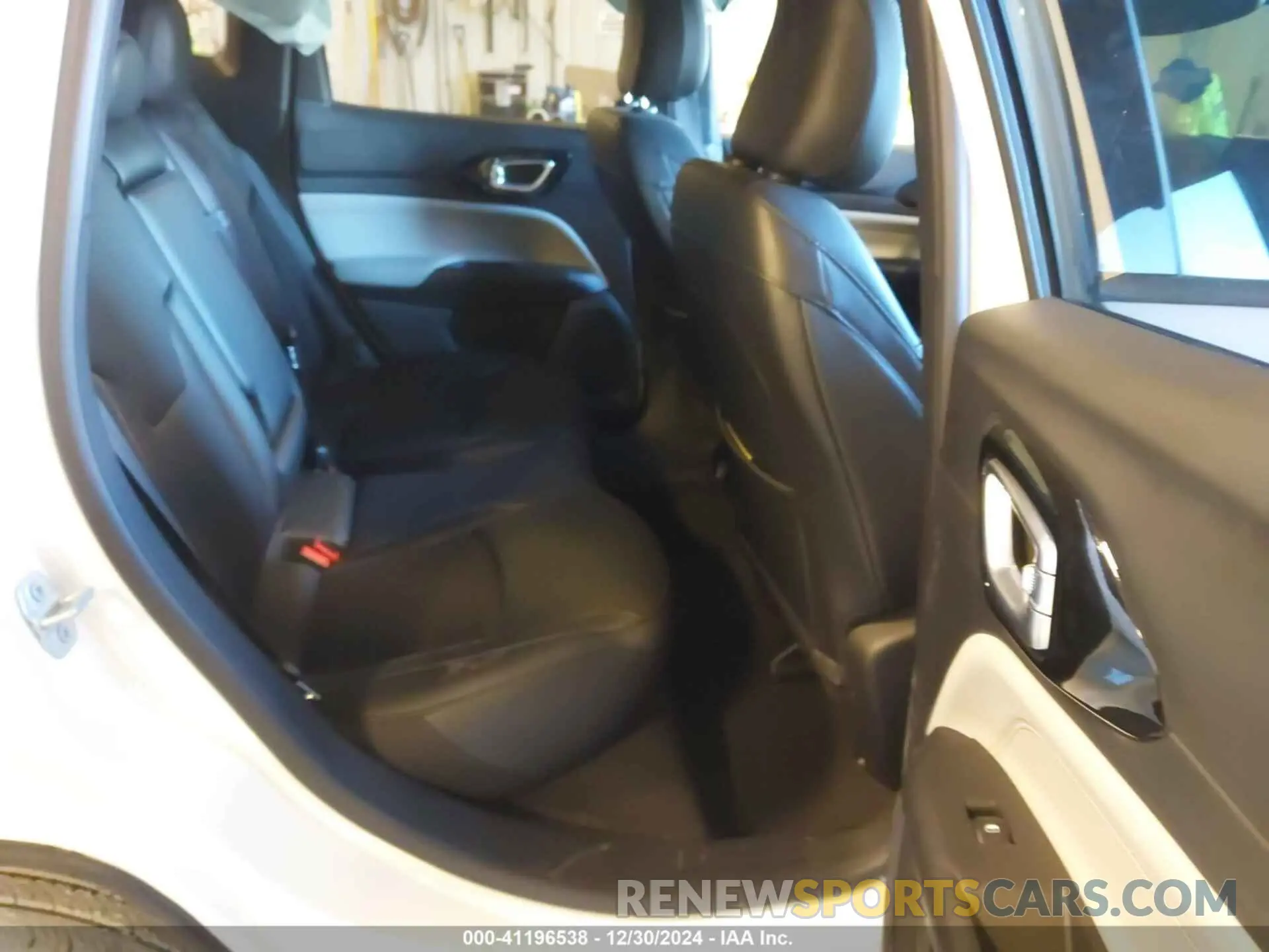 8 Photograph of a damaged car 3C4NJDCN2RT593278 JEEP COMPASS 2024