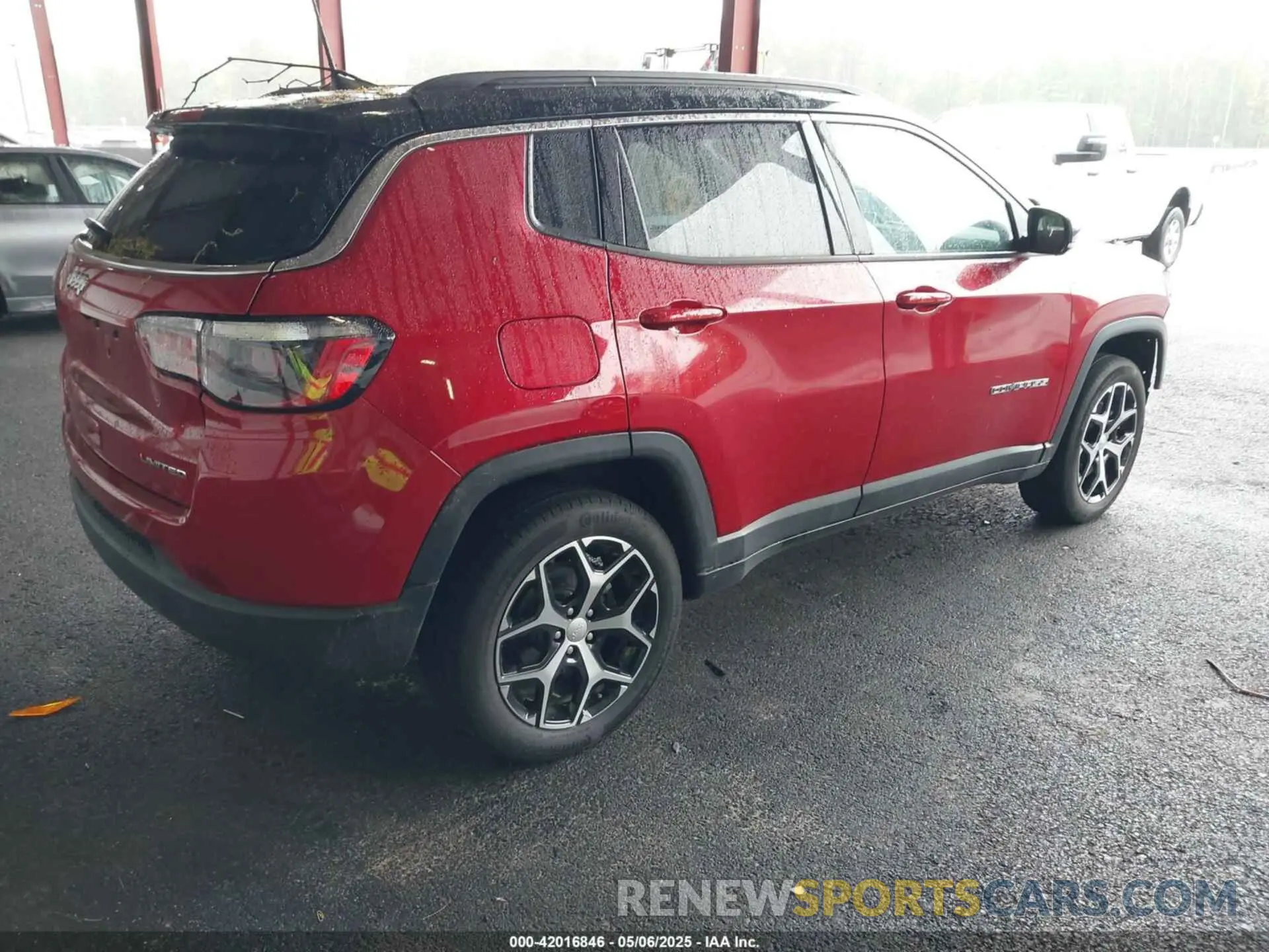 4 Photograph of a damaged car 3C4NJDCN3RT172704 JEEP COMPASS 2024