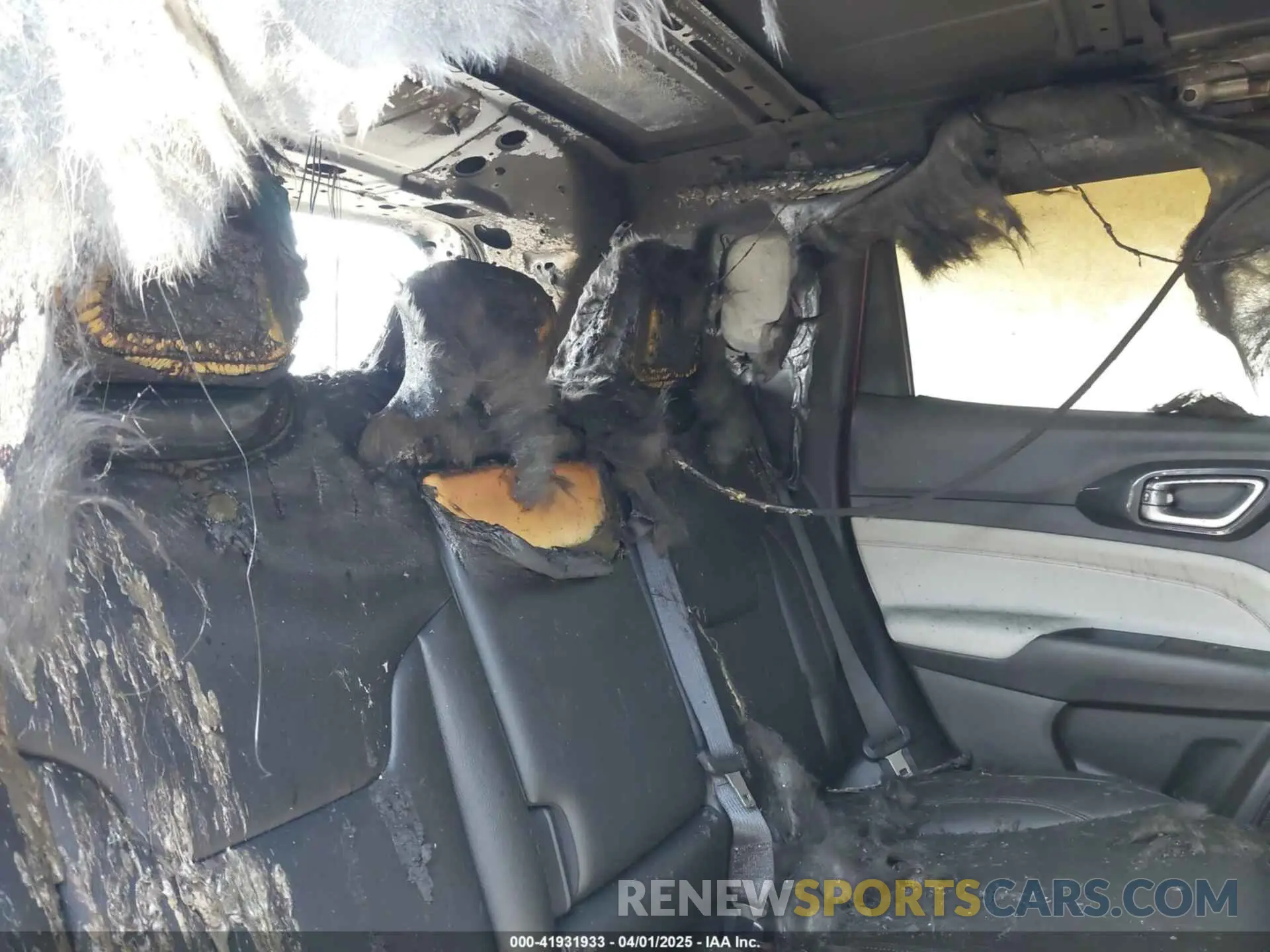 12 Photograph of a damaged car 3C4NJDCN3RT174341 JEEP COMPASS 2024