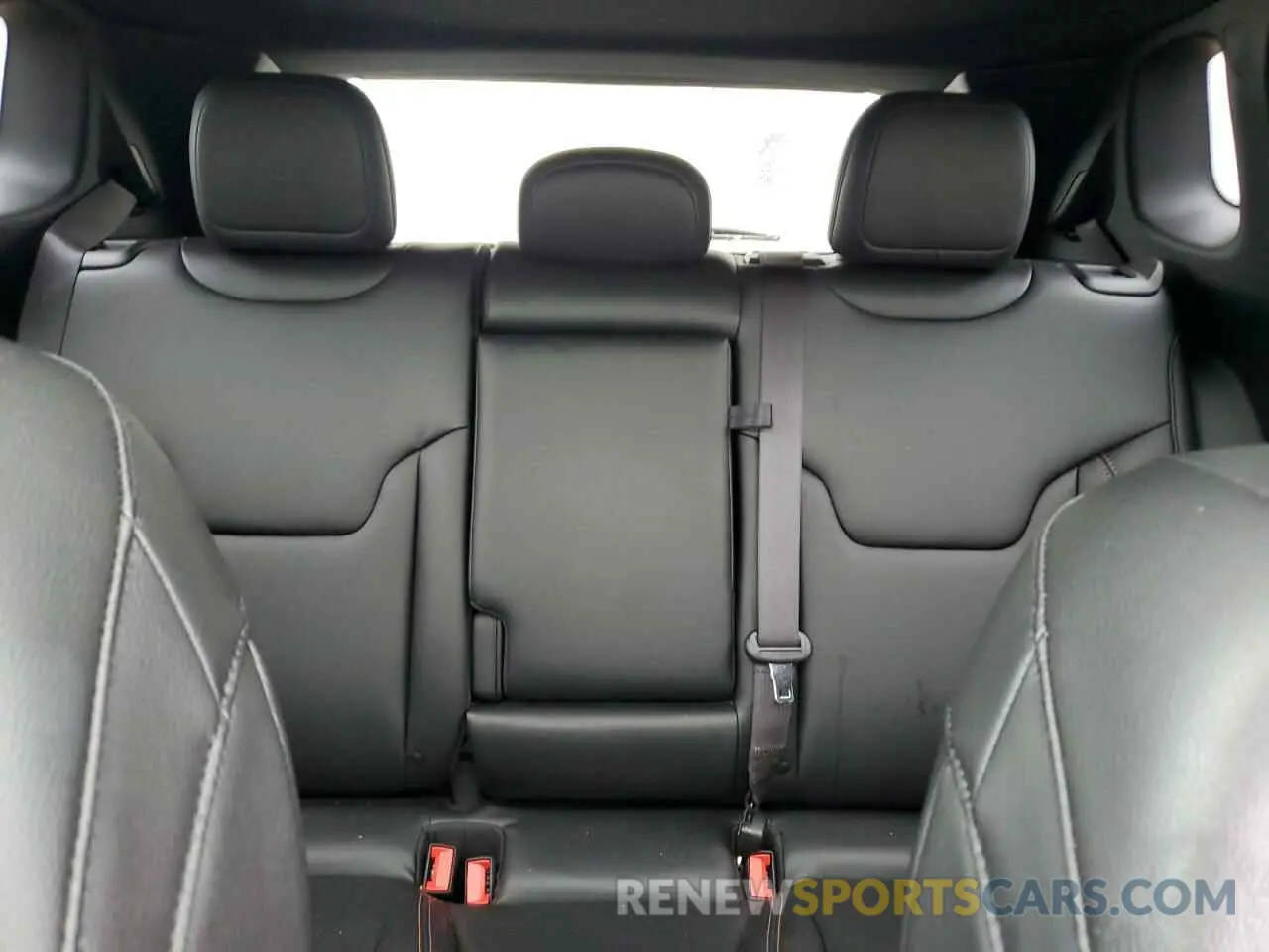 10 Photograph of a damaged car 3C4NJDCN4RT578913 JEEP COMPASS 2024