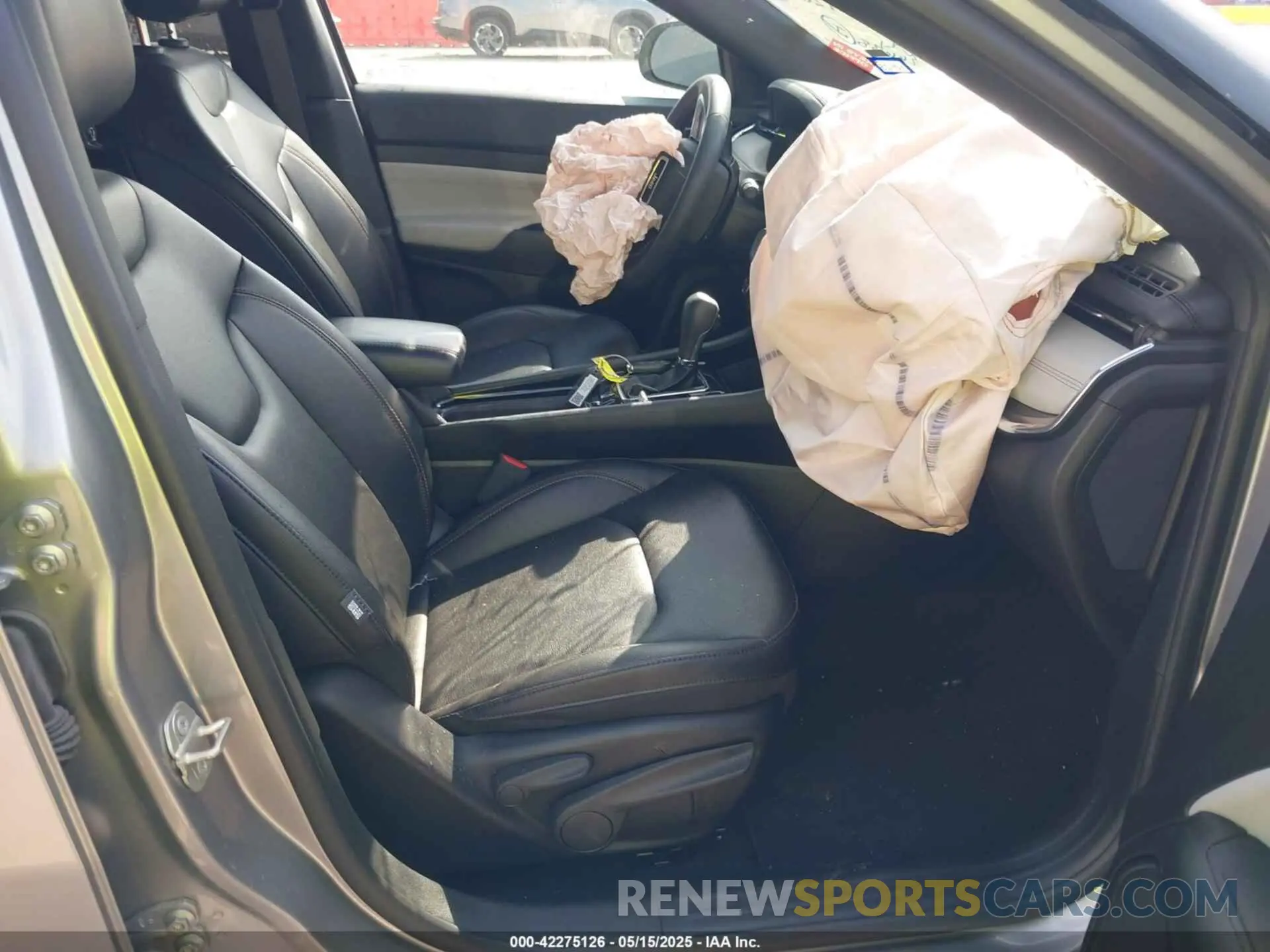 5 Photograph of a damaged car 3C4NJDCN4RT595193 JEEP COMPASS 2024