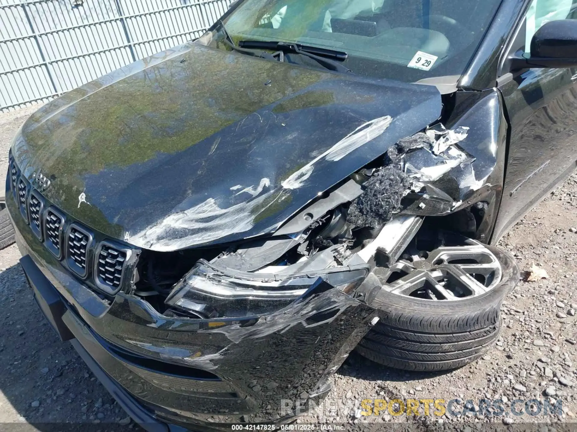6 Photograph of a damaged car 3C4NJDCN6RT169683 JEEP COMPASS 2024