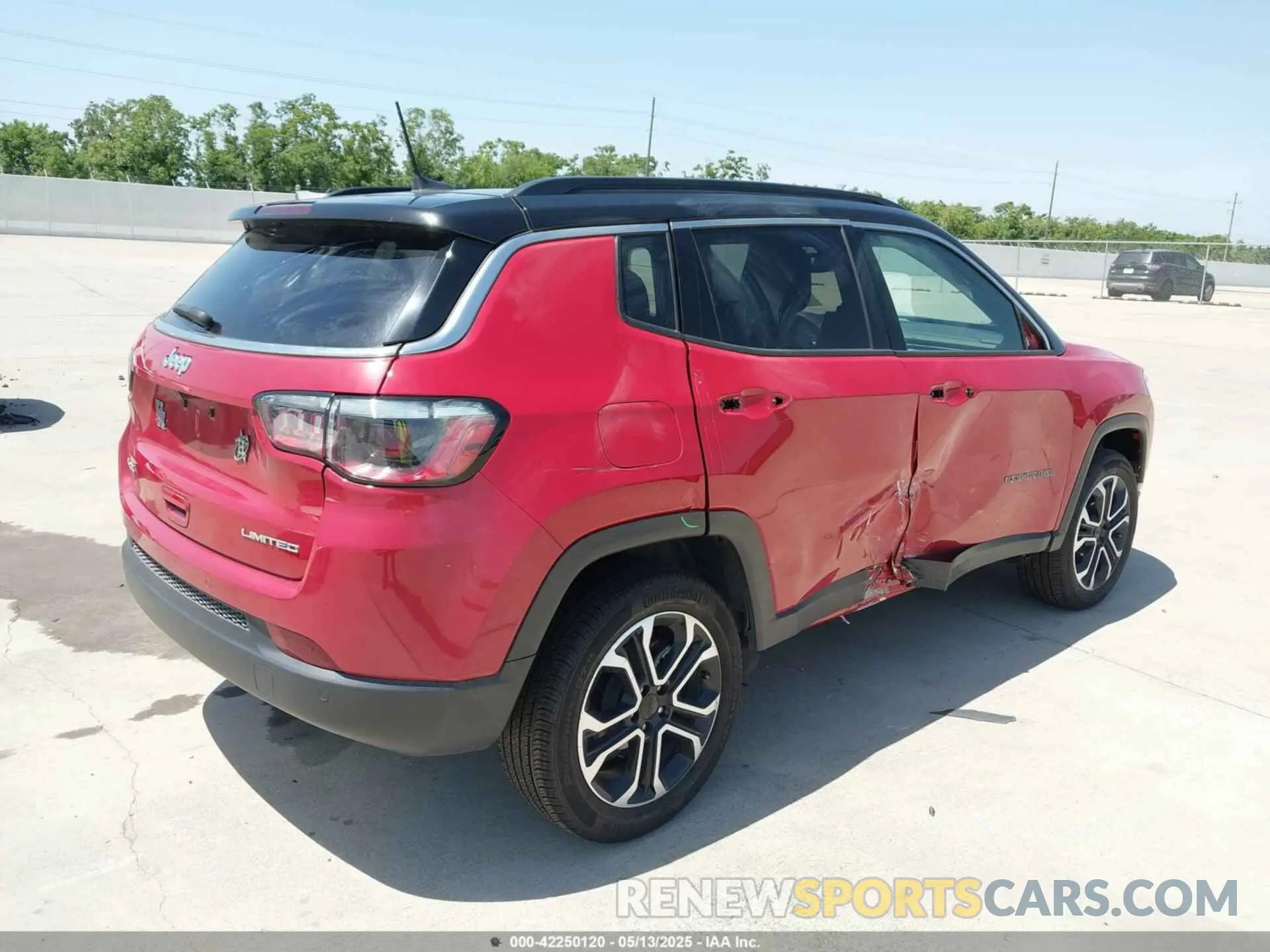 4 Photograph of a damaged car 3C4NJDCN6RT585619 JEEP COMPASS 2024