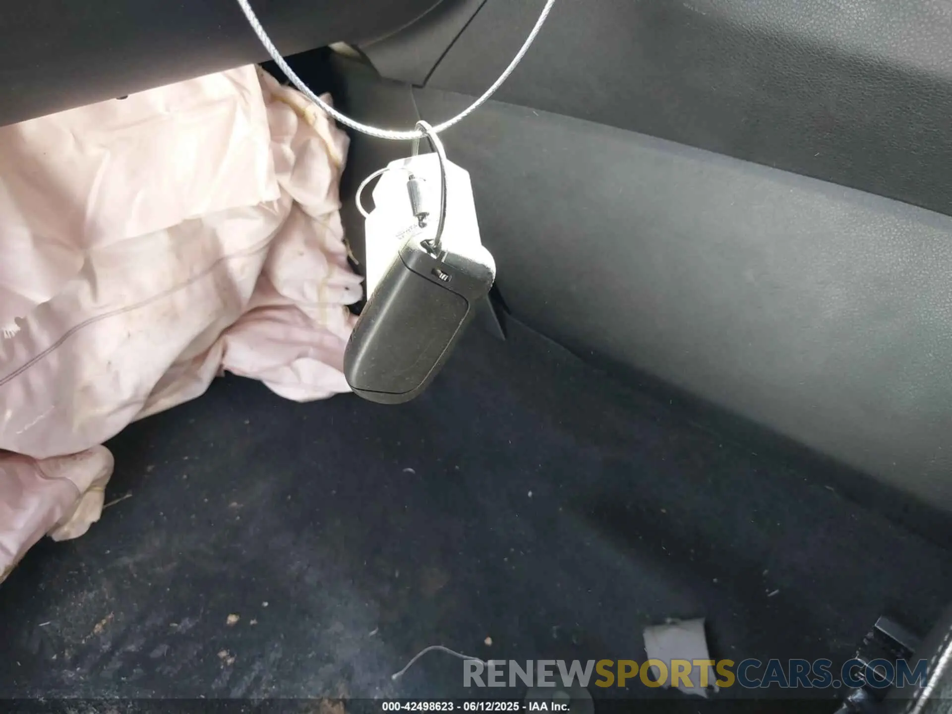 11 Photograph of a damaged car 3C4NJDCN6RT610177 JEEP COMPASS 2024