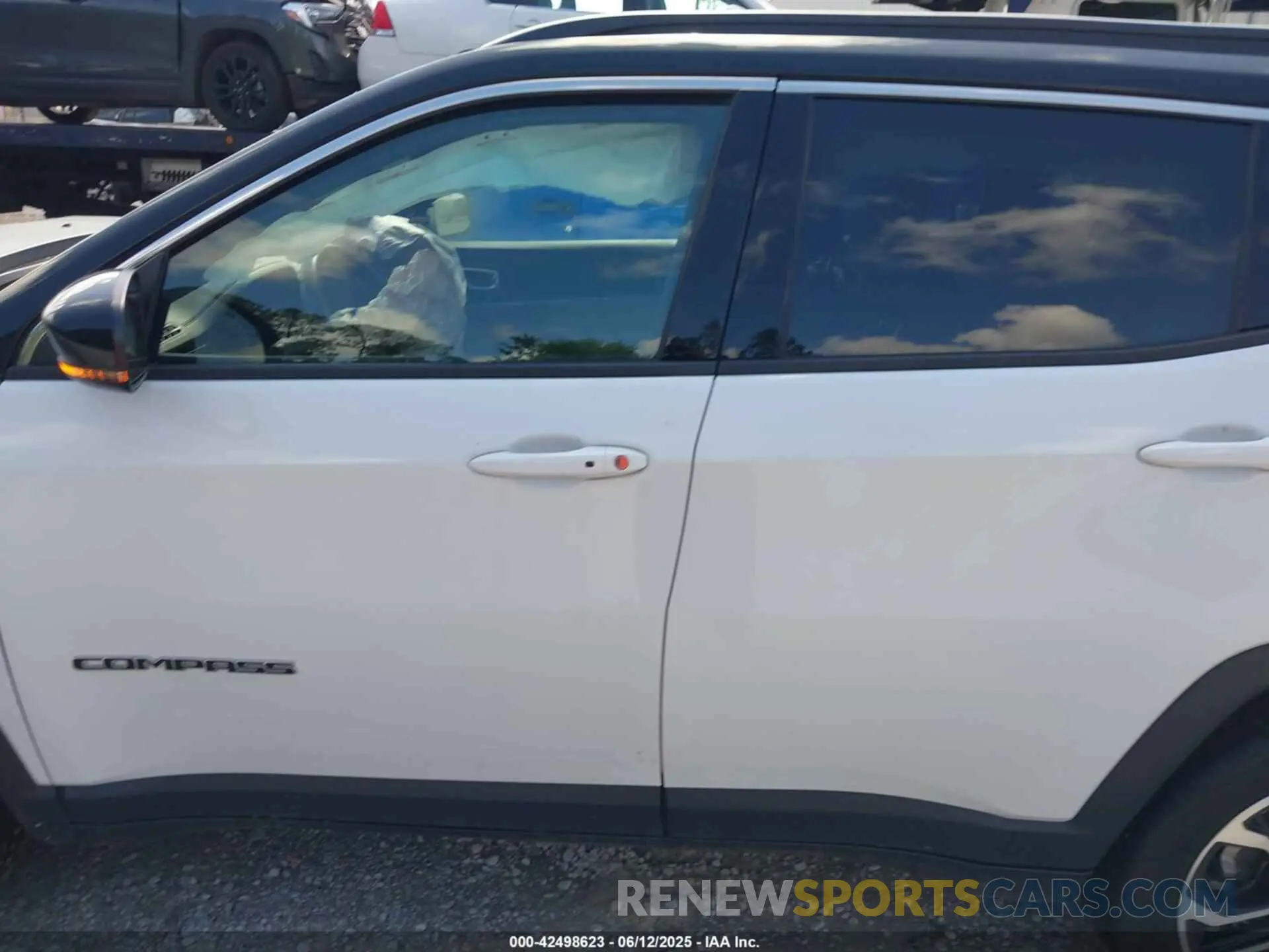 14 Photograph of a damaged car 3C4NJDCN6RT610177 JEEP COMPASS 2024