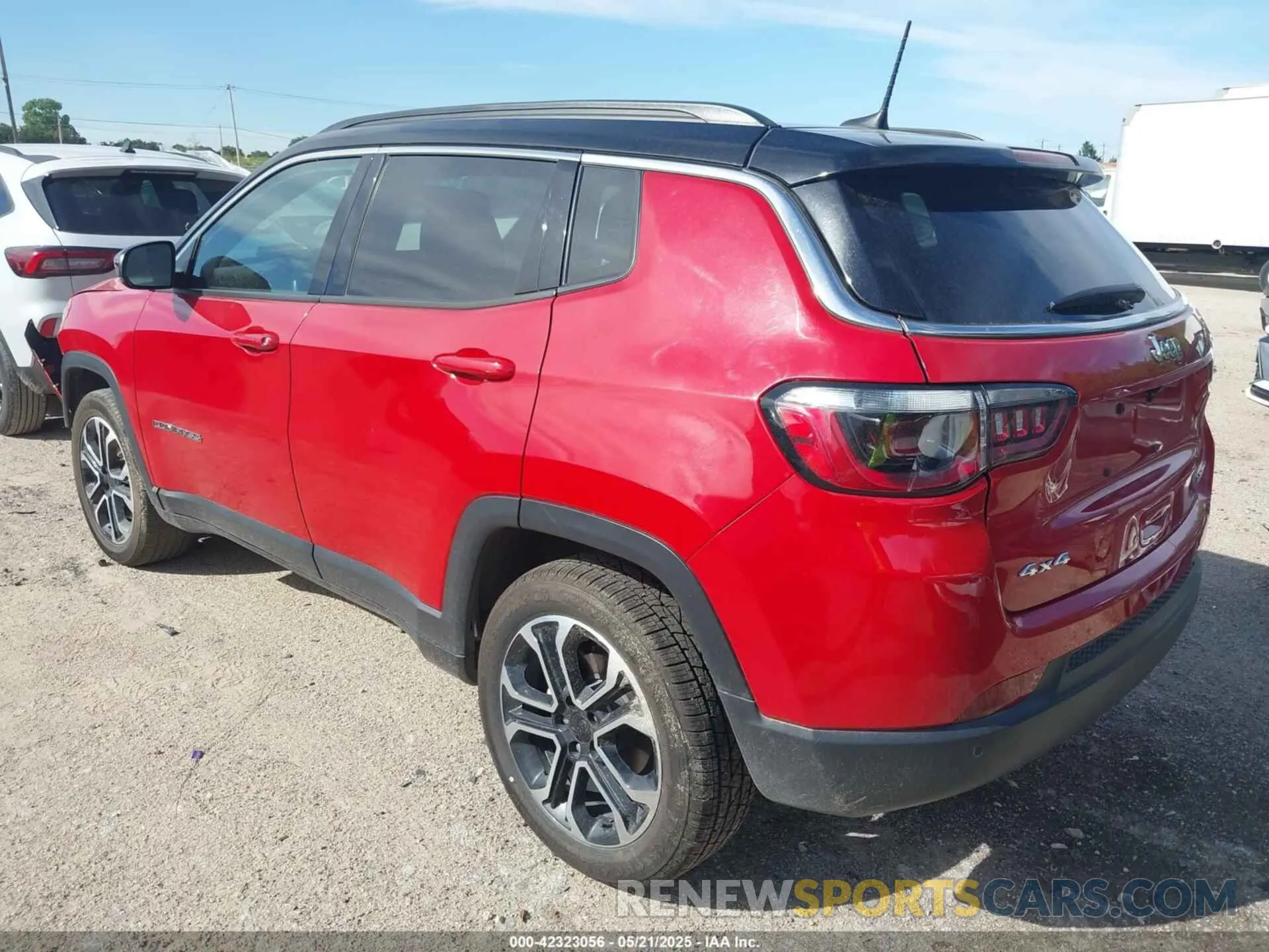 3 Photograph of a damaged car 3C4NJDCN8RT595360 JEEP COMPASS 2024