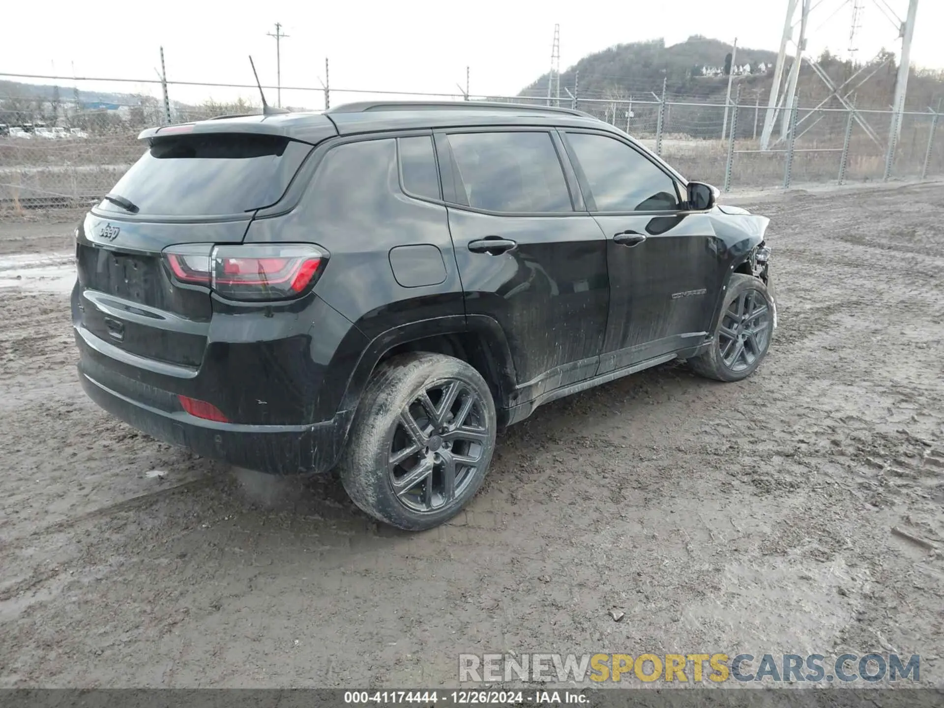 4 Photograph of a damaged car 3C4NJDCNXRT142941 JEEP COMPASS 2024