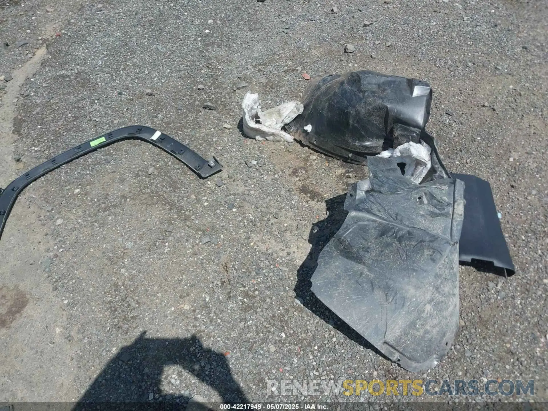 12 Photograph of a damaged car 3C4NJDCNXRT610750 JEEP COMPASS 2024