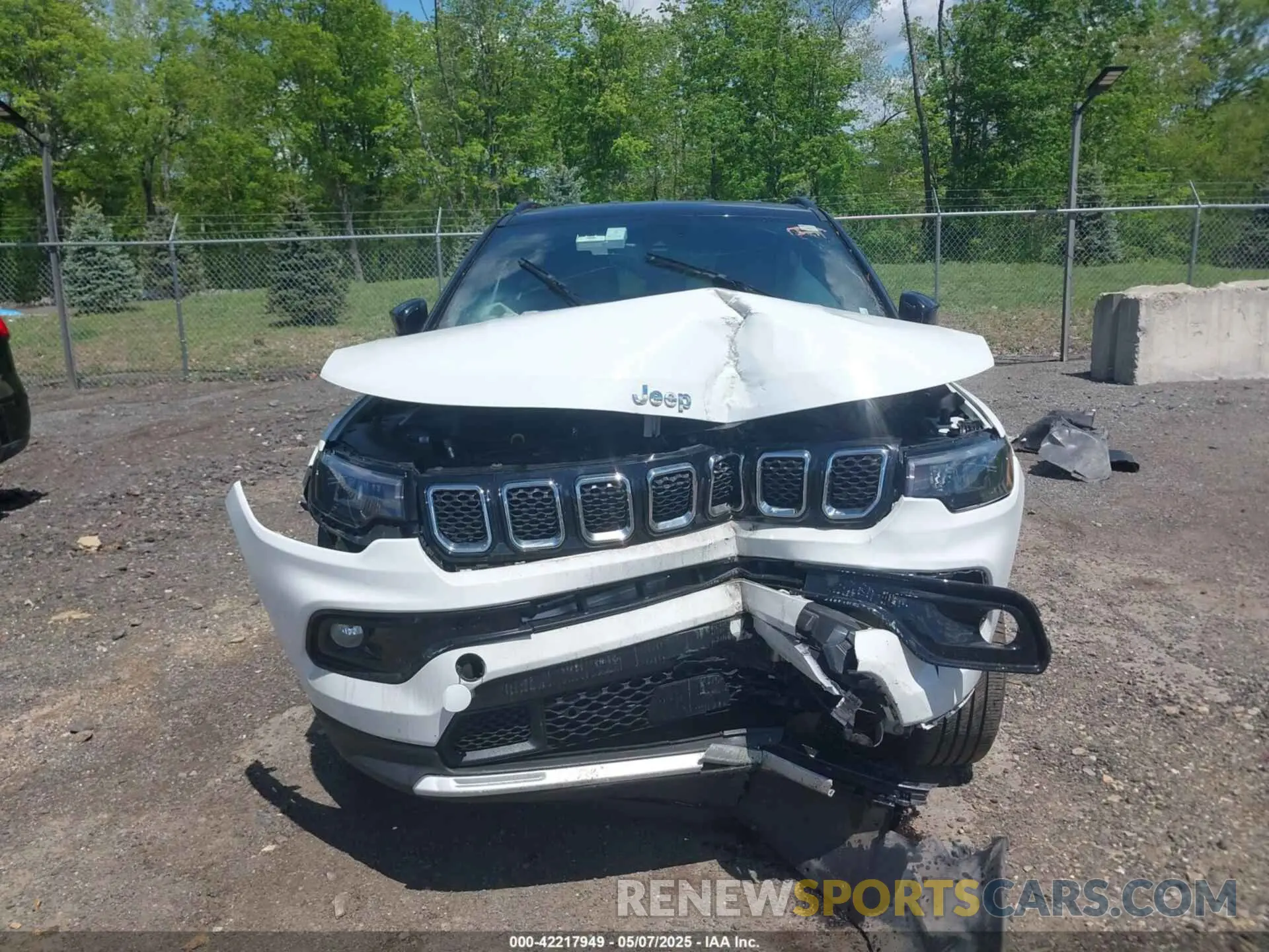 13 Photograph of a damaged car 3C4NJDCNXRT610750 JEEP COMPASS 2024