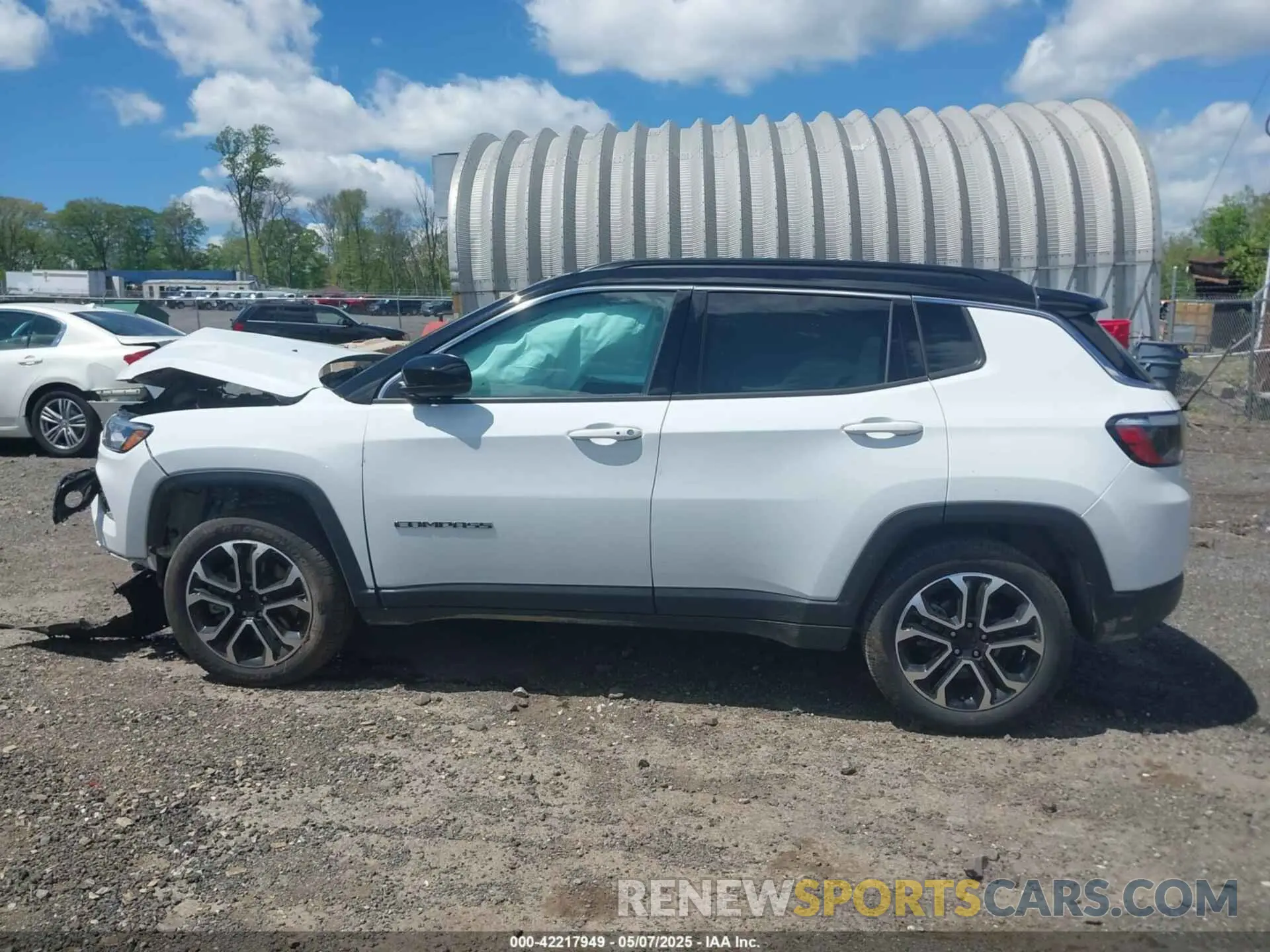 15 Photograph of a damaged car 3C4NJDCNXRT610750 JEEP COMPASS 2024
