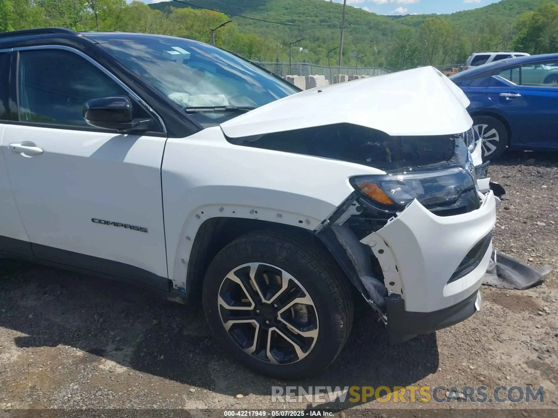 18 Photograph of a damaged car 3C4NJDCNXRT610750 JEEP COMPASS 2024