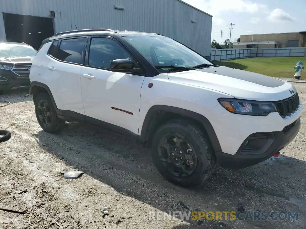 4 Photograph of a damaged car 3C4NJDDN0RT608584 JEEP COMPASS 2024