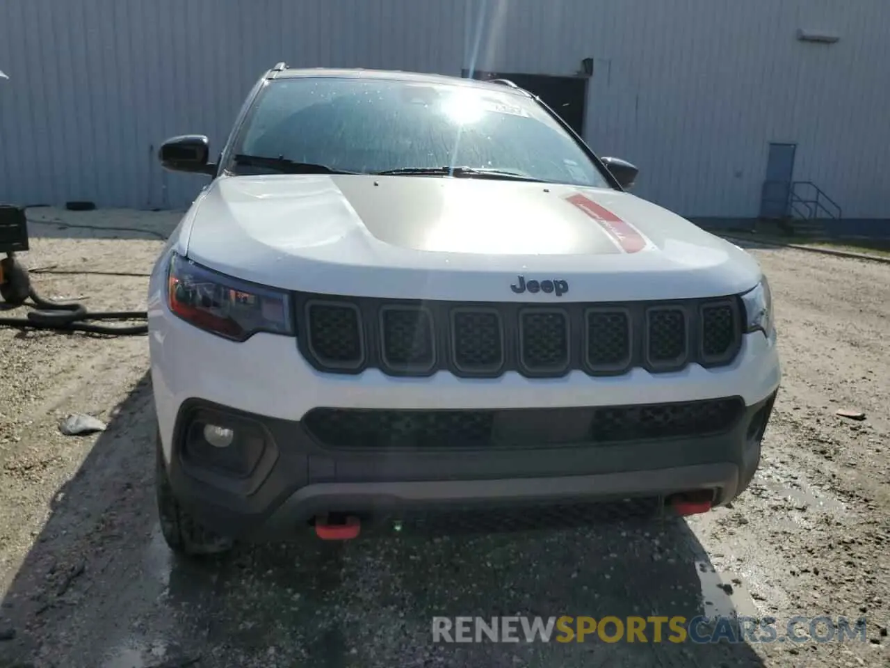 5 Photograph of a damaged car 3C4NJDDN0RT608584 JEEP COMPASS 2024