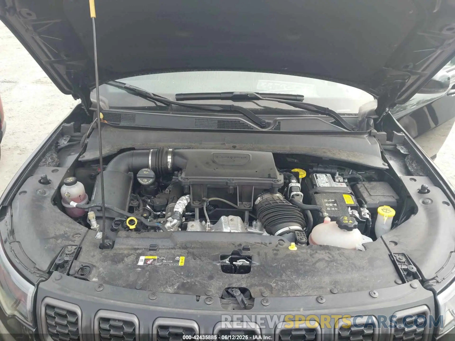 10 Photograph of a damaged car 3C4NJDDN1RT137190 JEEP COMPASS 2024