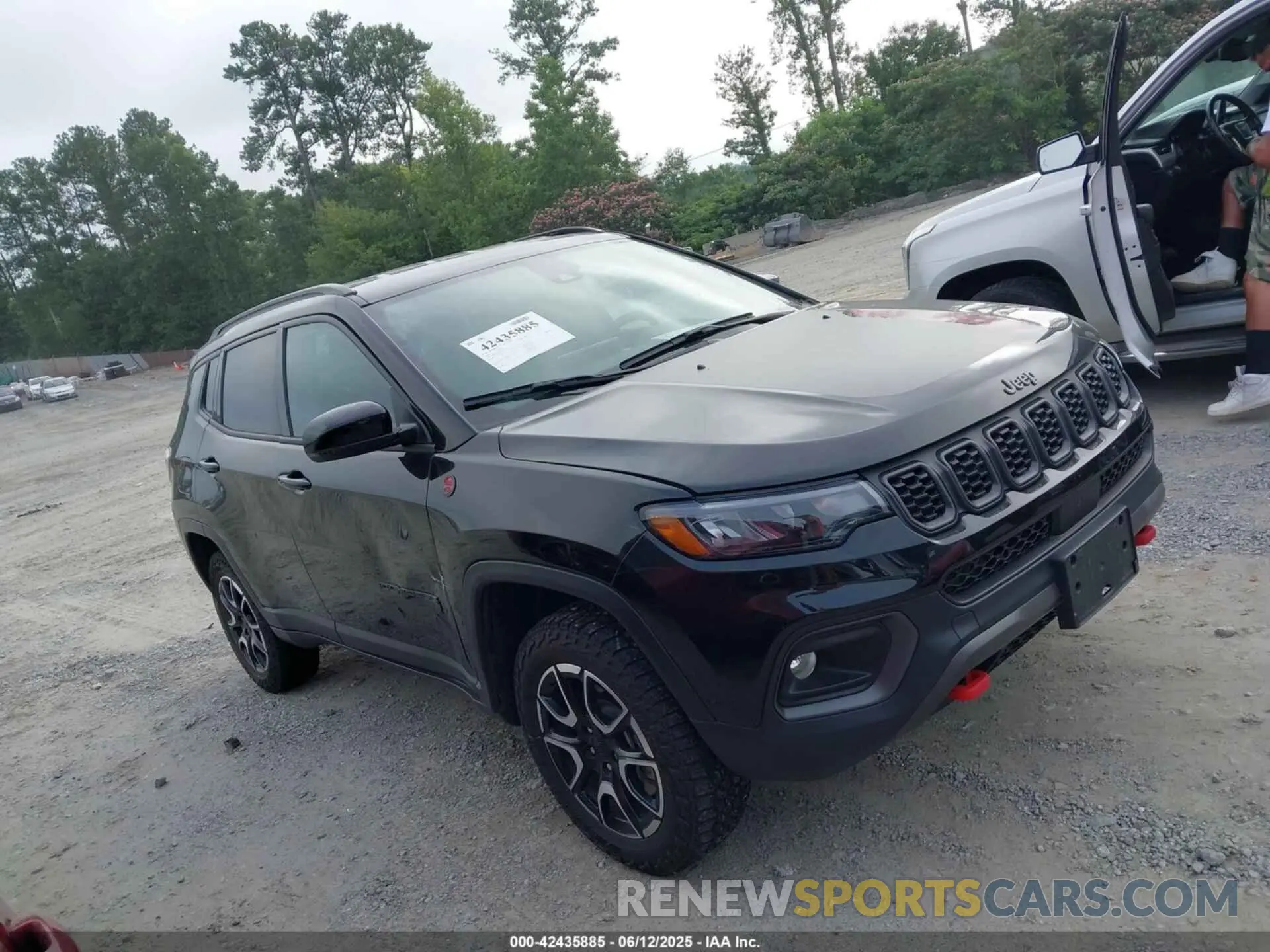 13 Photograph of a damaged car 3C4NJDDN1RT137190 JEEP COMPASS 2024