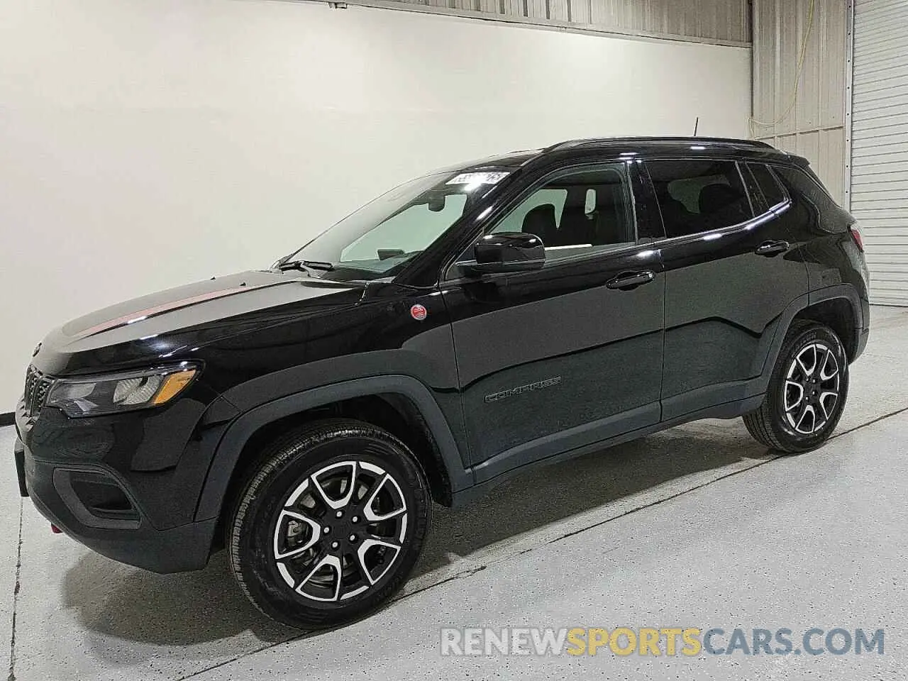 1 Photograph of a damaged car 3C4NJDDN2RT137327 JEEP COMPASS 2024
