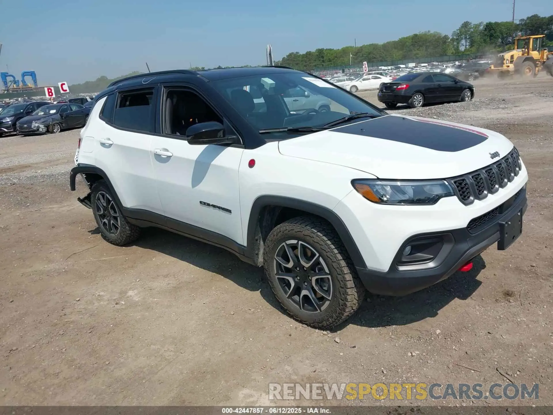 1 Photograph of a damaged car 3C4NJDDN2RT149493 JEEP COMPASS 2024