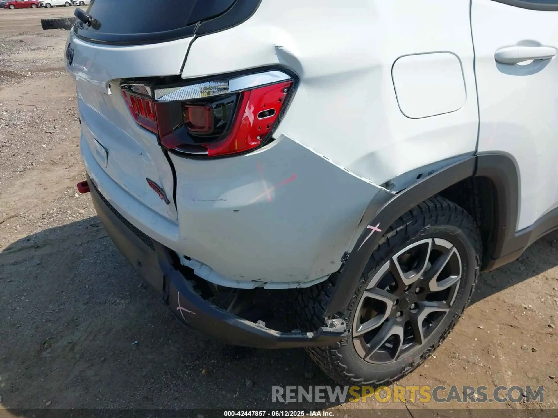 17 Photograph of a damaged car 3C4NJDDN2RT149493 JEEP COMPASS 2024