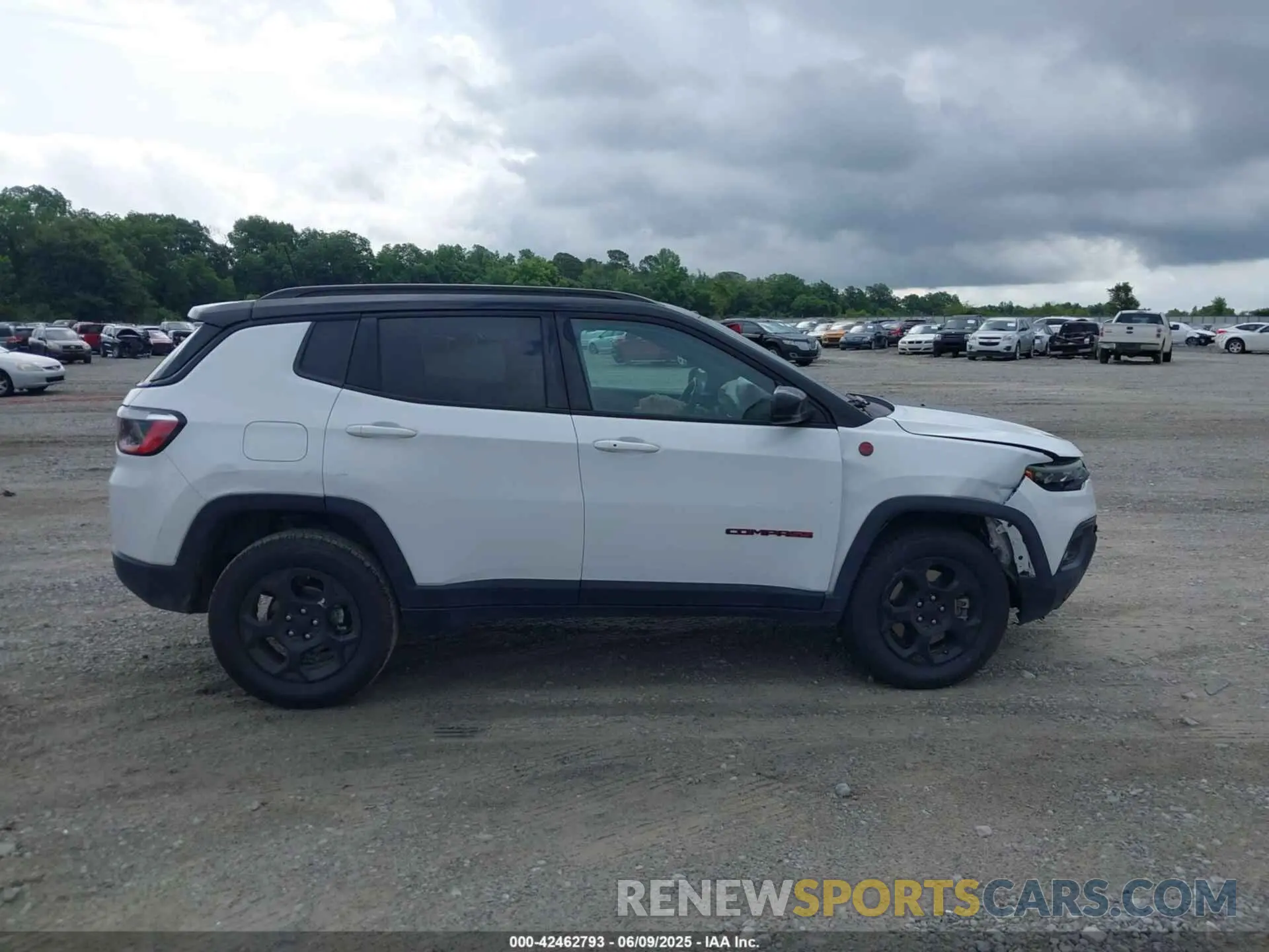 13 Photograph of a damaged car 3C4NJDDN2RT602771 JEEP COMPASS 2024