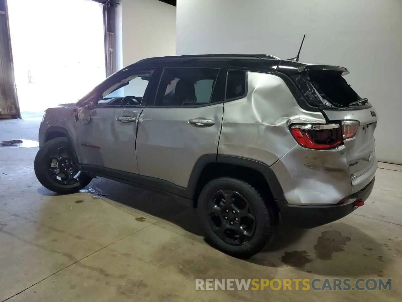 2 Photograph of a damaged car 3C4NJDDN3RT596527 JEEP COMPASS 2024