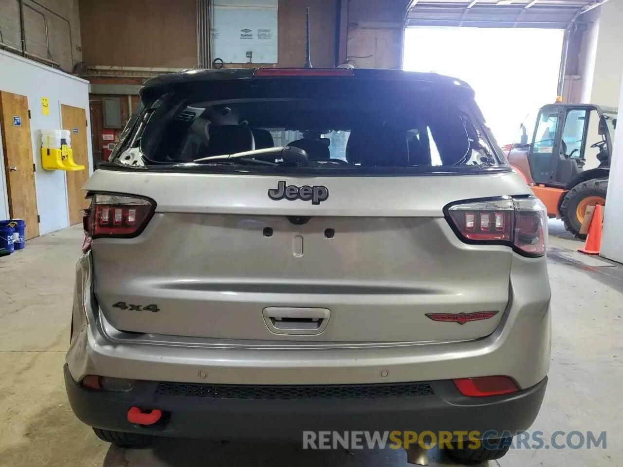 6 Photograph of a damaged car 3C4NJDDN3RT596527 JEEP COMPASS 2024