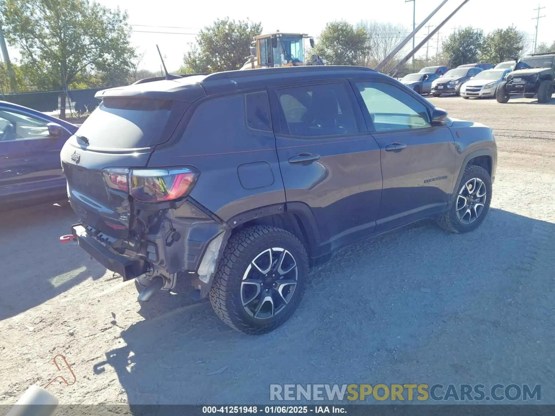 4 Photograph of a damaged car 3C4NJDDN4RT135384 JEEP COMPASS 2024