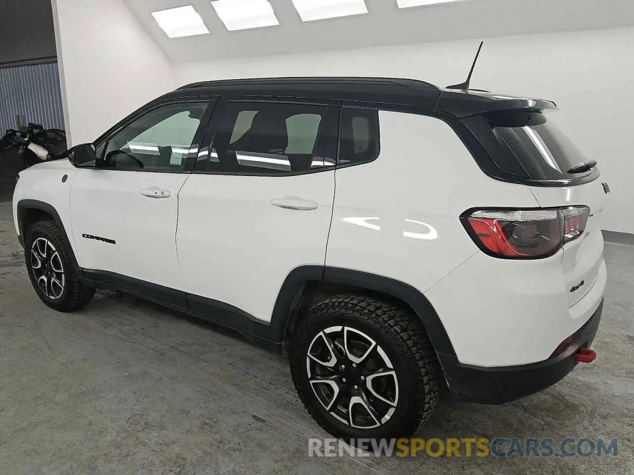 2 Photograph of a damaged car 3C4NJDDN5RT149620 JEEP COMPASS 2024