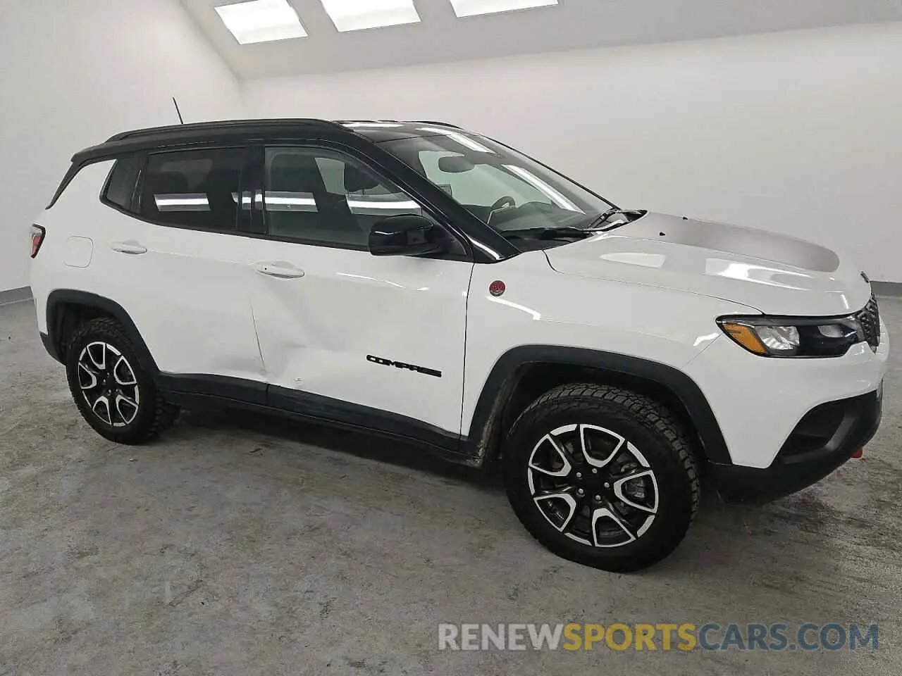4 Photograph of a damaged car 3C4NJDDN5RT149620 JEEP COMPASS 2024