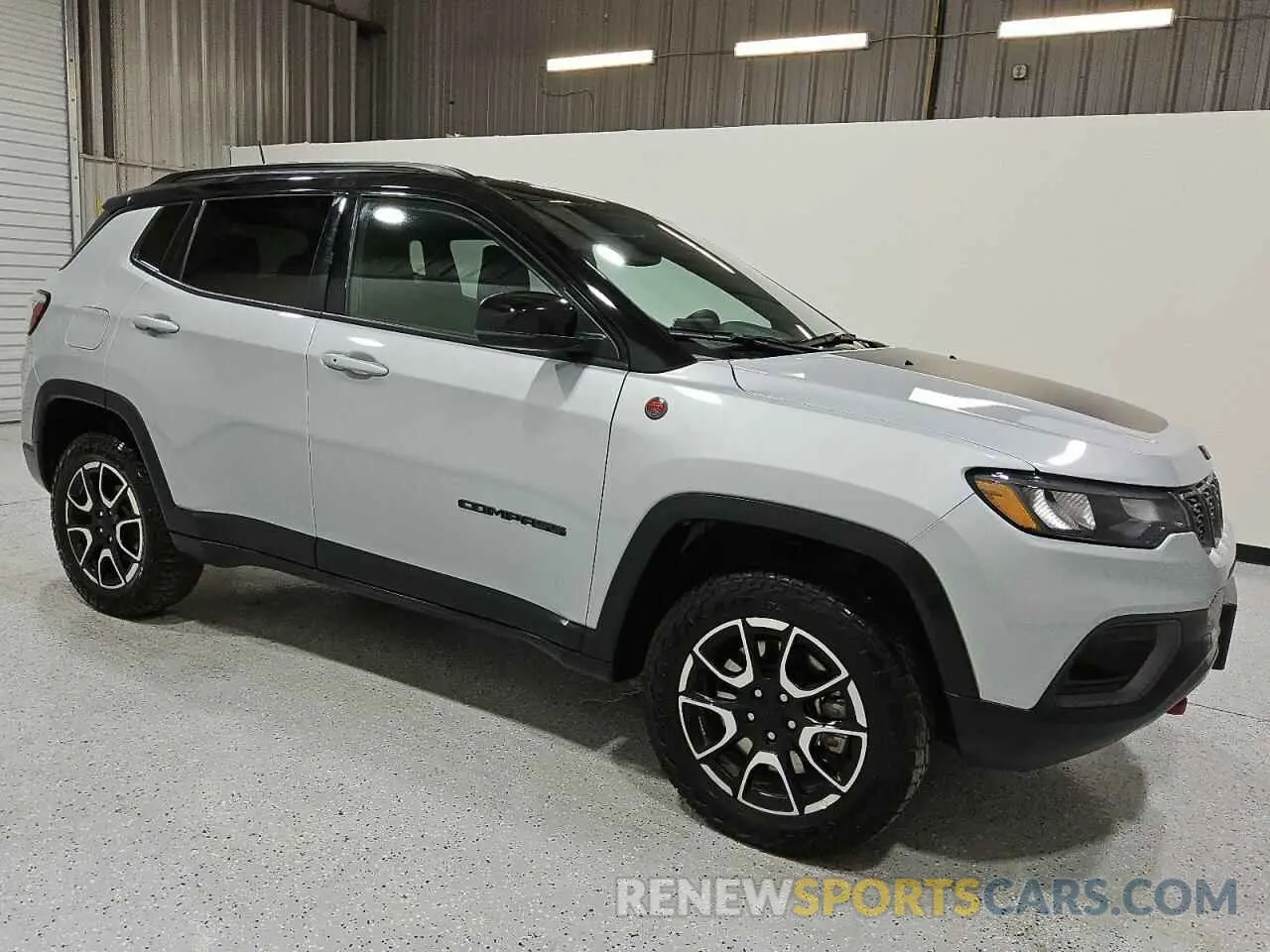 4 Photograph of a damaged car 3C4NJDDN5RT149827 JEEP COMPASS 2024