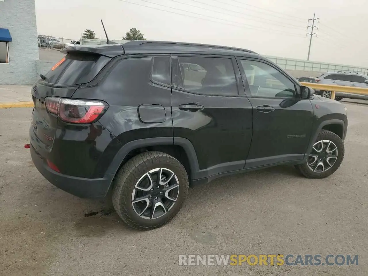 3 Photograph of a damaged car 3C4NJDDN6RT137413 JEEP COMPASS 2024