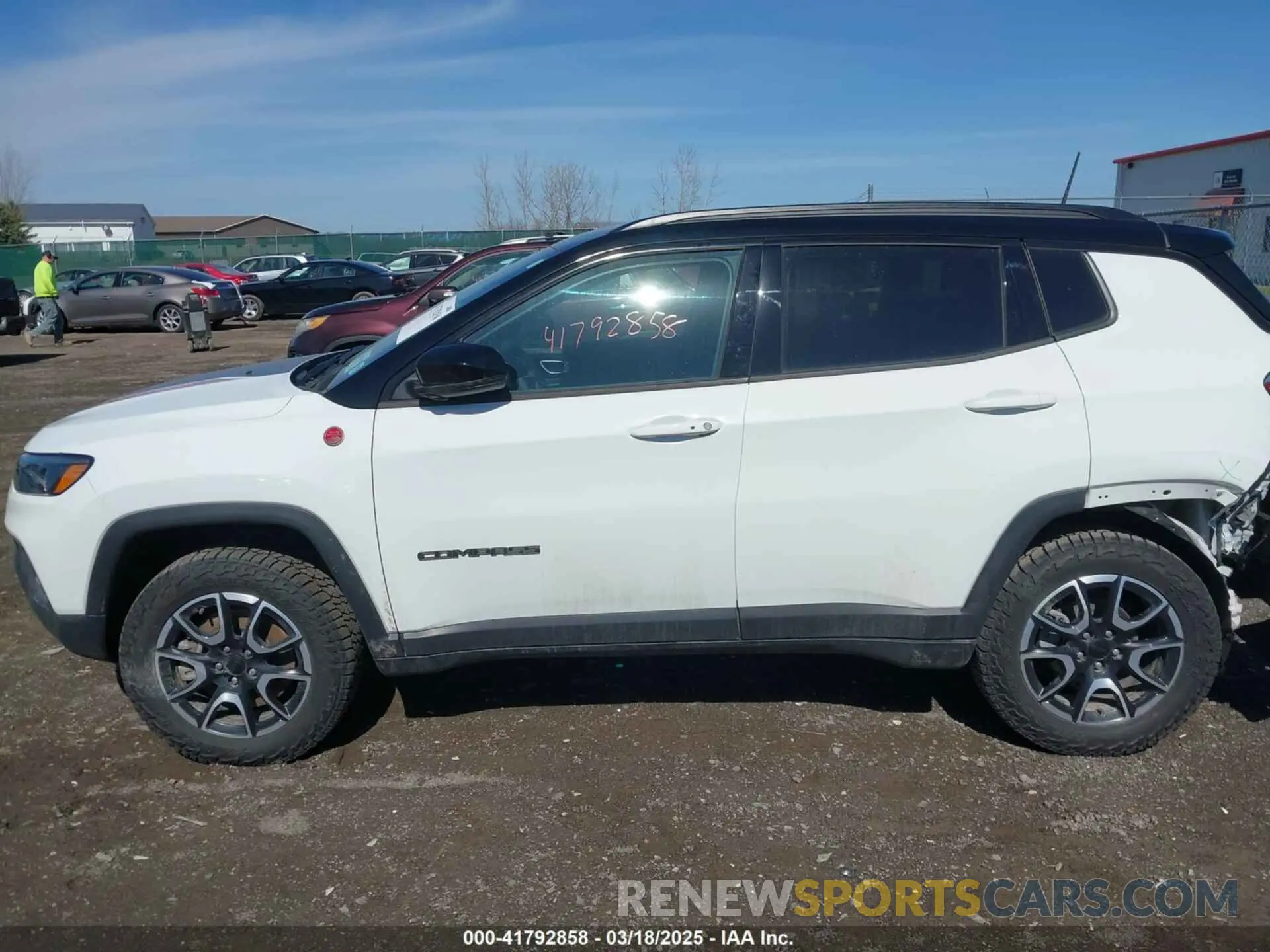 14 Photograph of a damaged car 3C4NJDDN9RT140998 JEEP COMPASS 2024