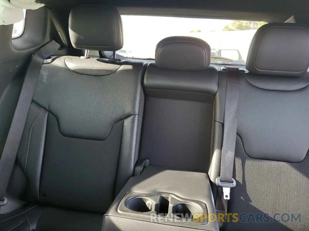 10 Photograph of a damaged car 3C4NJDDN9RT144954 JEEP COMPASS 2024