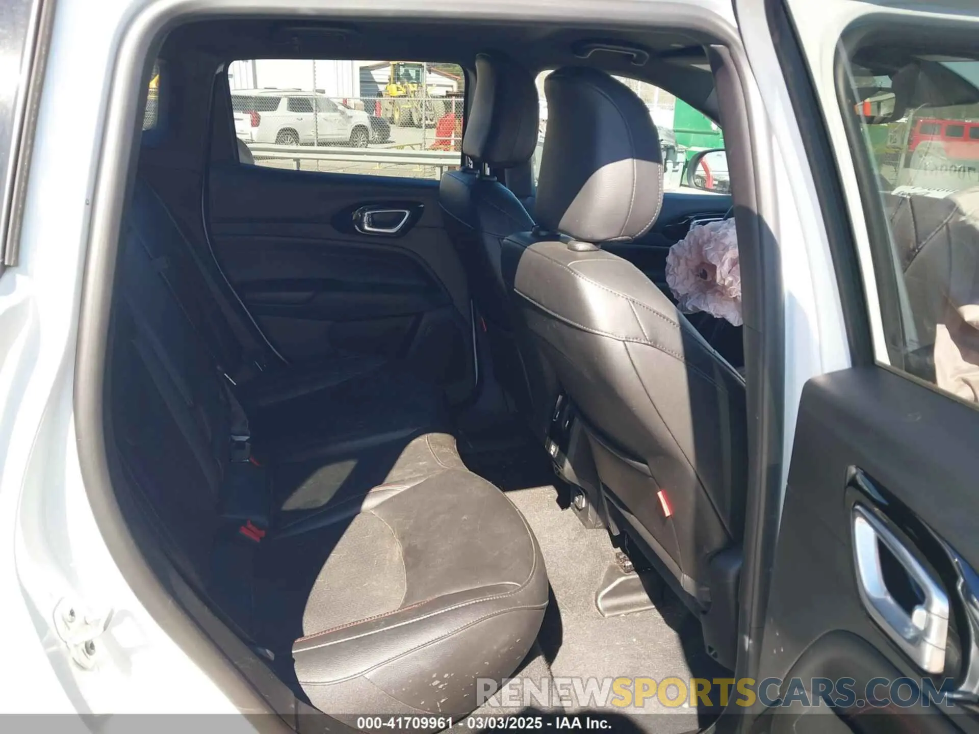 8 Photograph of a damaged car 3C4NJDDN9RT596998 JEEP COMPASS 2024