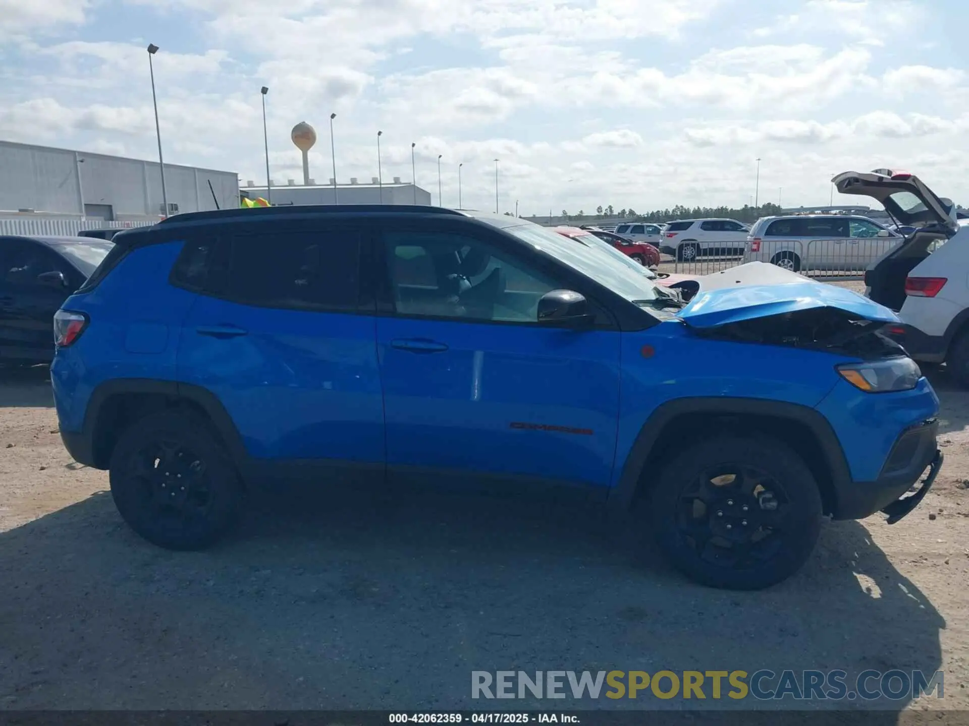 12 Photograph of a damaged car 3C4NJDDNXRT610584 JEEP COMPASS 2024