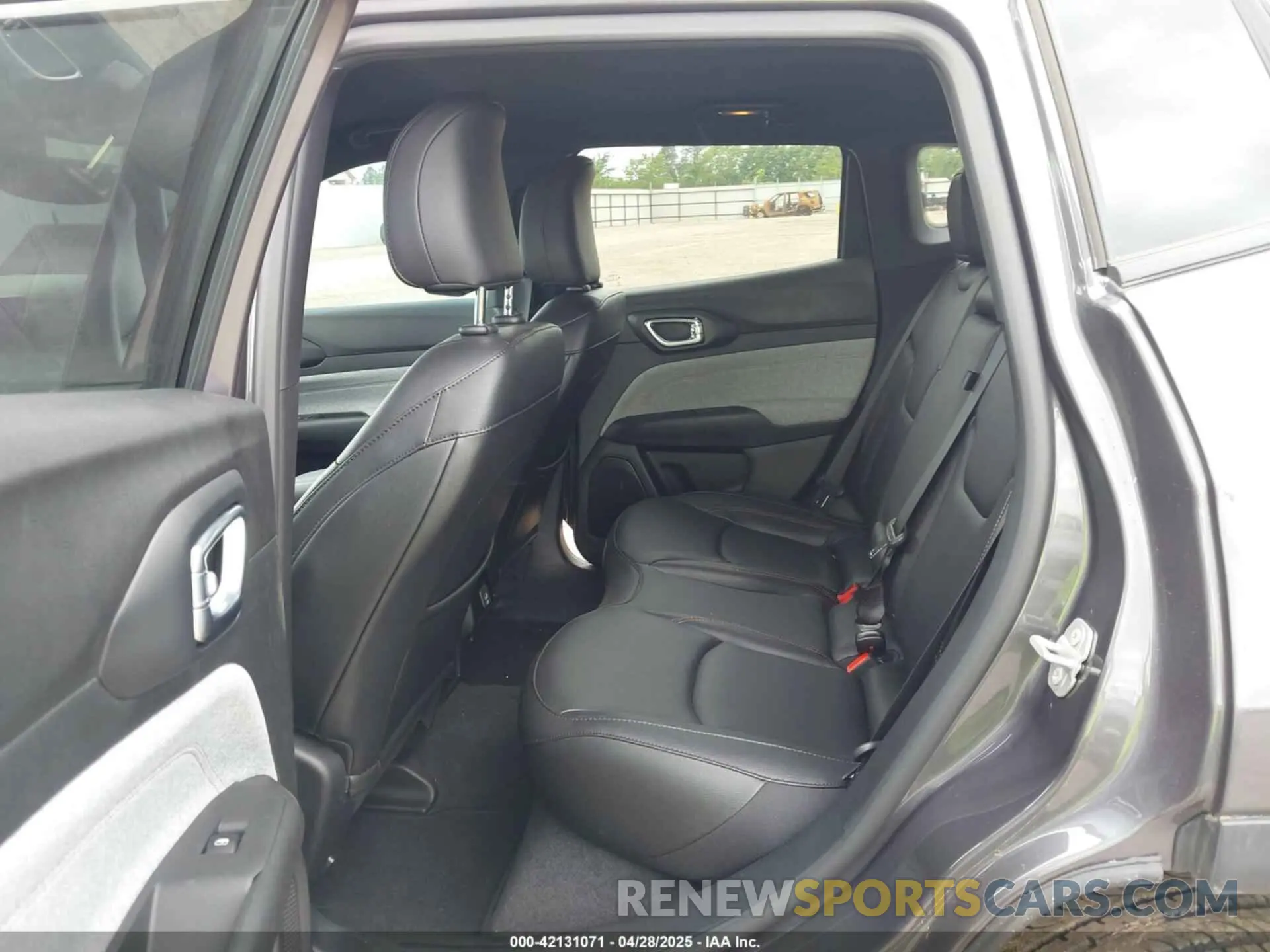 8 Photograph of a damaged car 3C4NJDFN0RT164250 JEEP COMPASS 2024