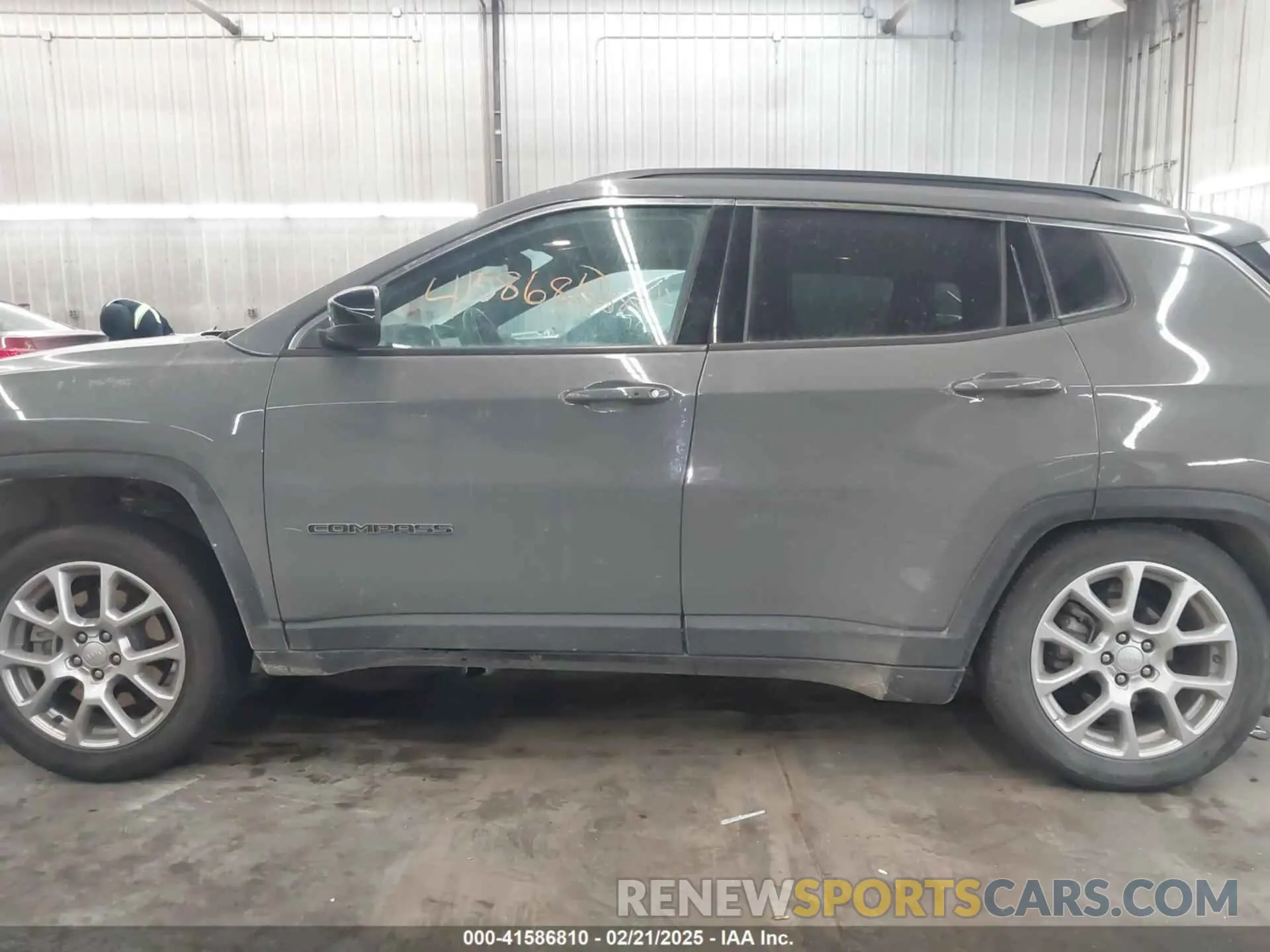 15 Photograph of a damaged car 3C4NJDFN1RT601432 JEEP COMPASS 2024
