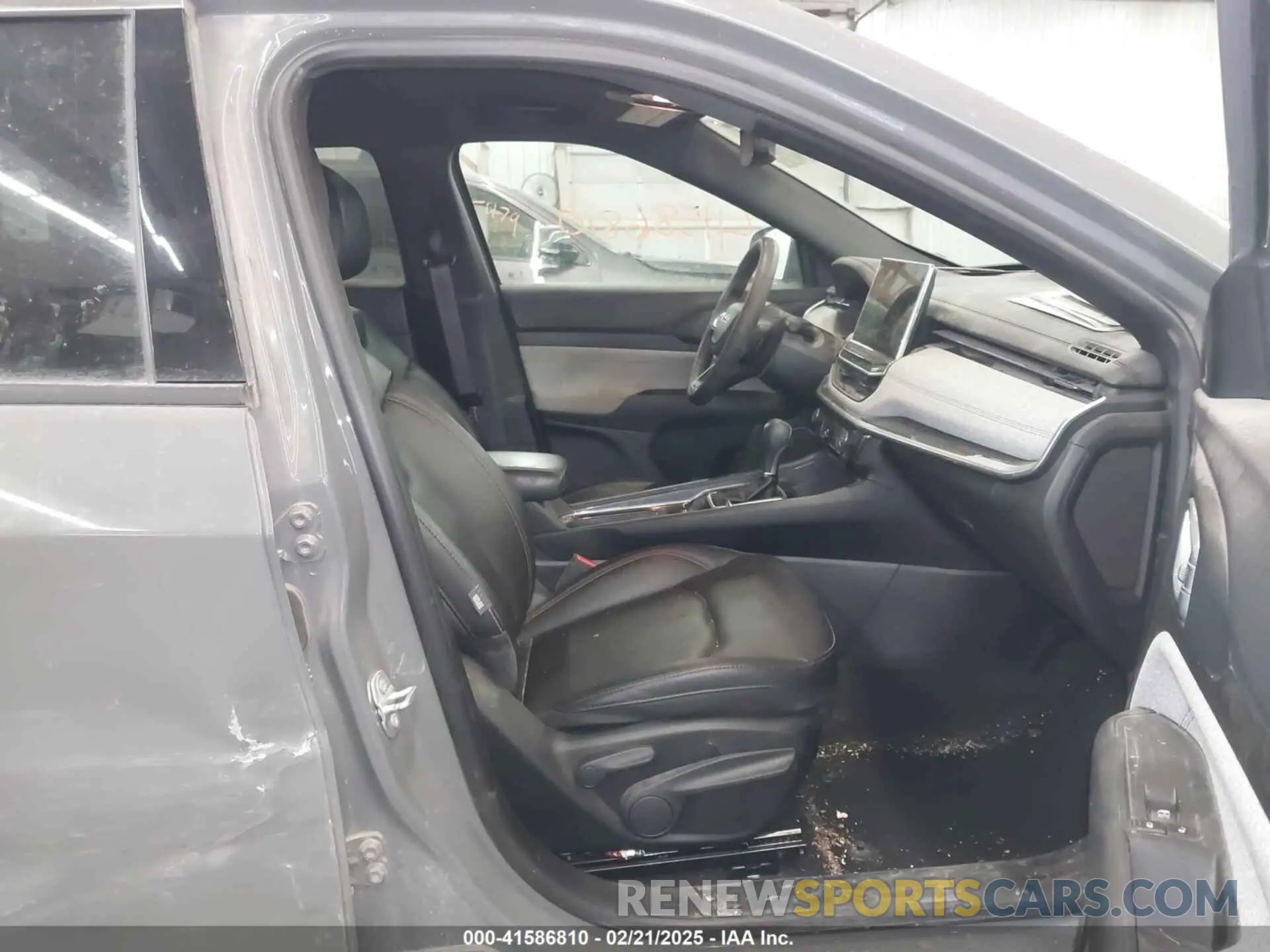 5 Photograph of a damaged car 3C4NJDFN1RT601432 JEEP COMPASS 2024