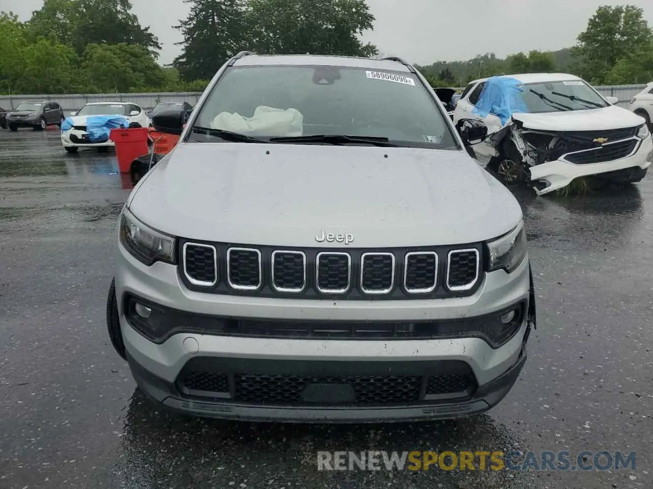 5 Photograph of a damaged car 3C4NJDFN4RT134099 JEEP COMPASS 2024