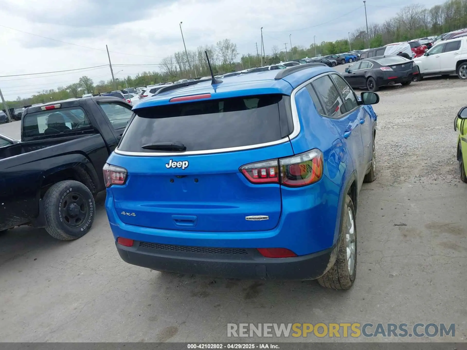 16 Photograph of a damaged car 3C4NJDFN6RT600714 JEEP COMPASS 2024