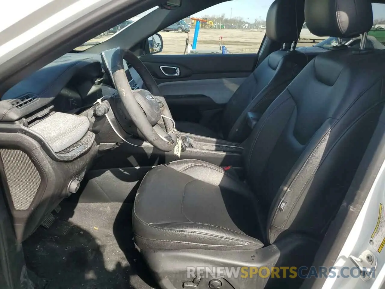 7 Photograph of a damaged car 3C4NJDFN7RT104207 JEEP COMPASS 2024