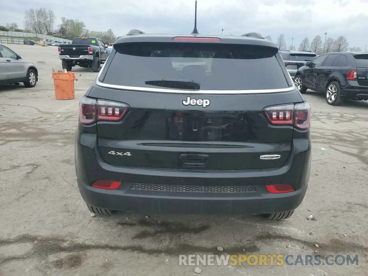 6 Photograph of a damaged car 3C4NJDFN7RT121993 JEEP COMPASS 2024