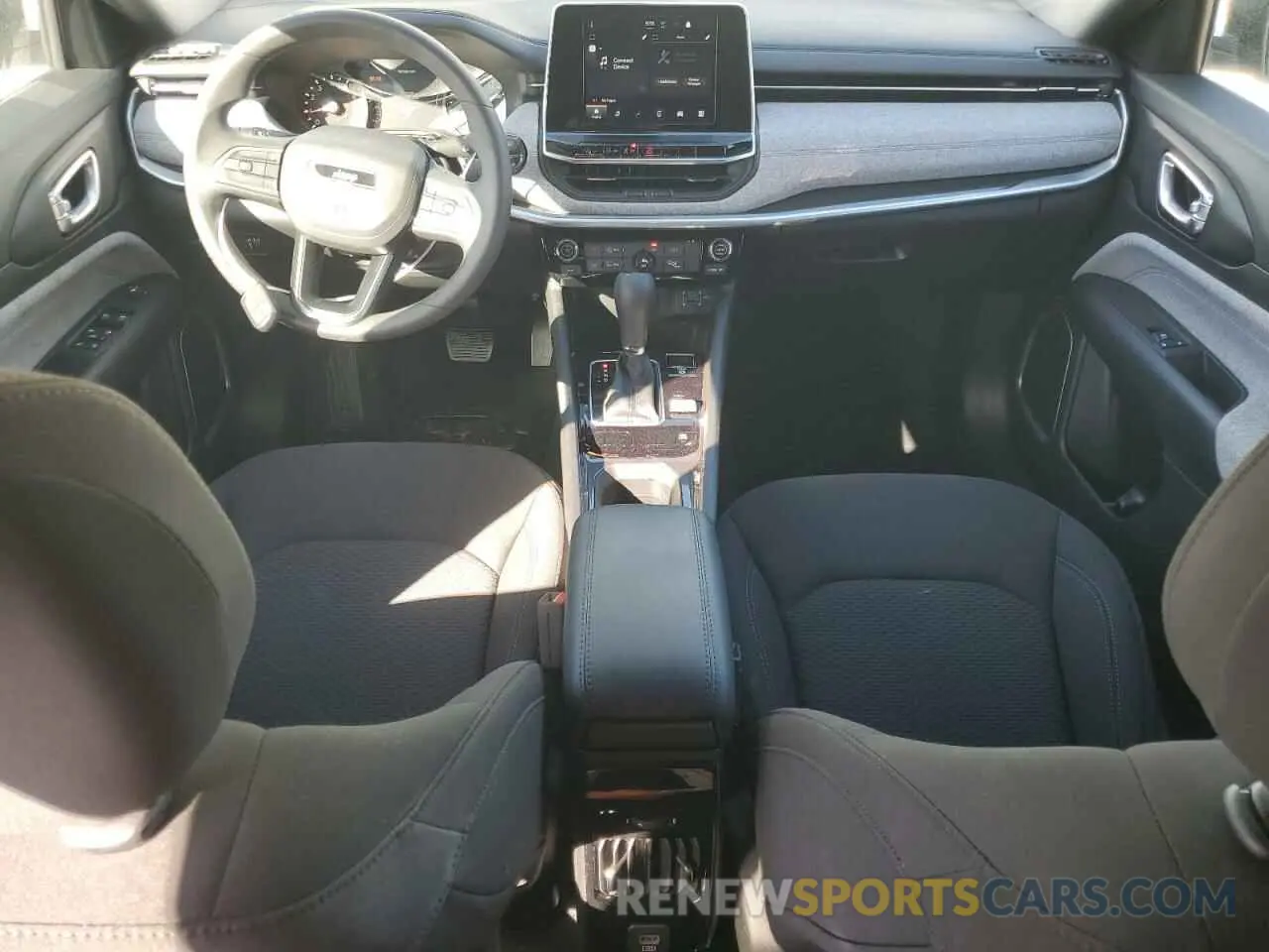 8 Photograph of a damaged car 3C4NJDAN0ST534688 JEEP COMPASS 2025