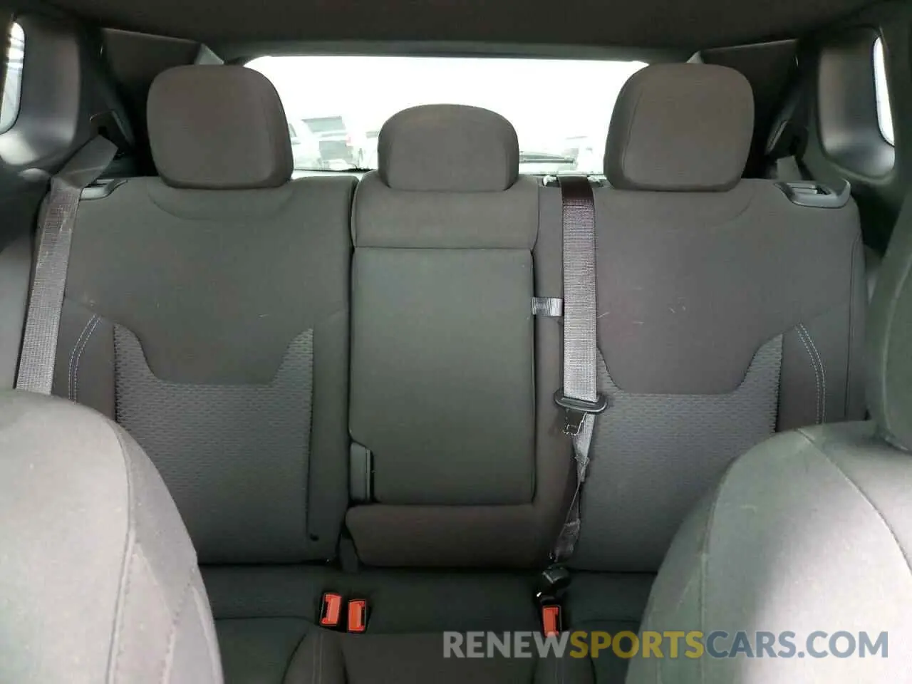 10 Photograph of a damaged car 3C4NJDAN3ST501555 JEEP COMPASS 2025