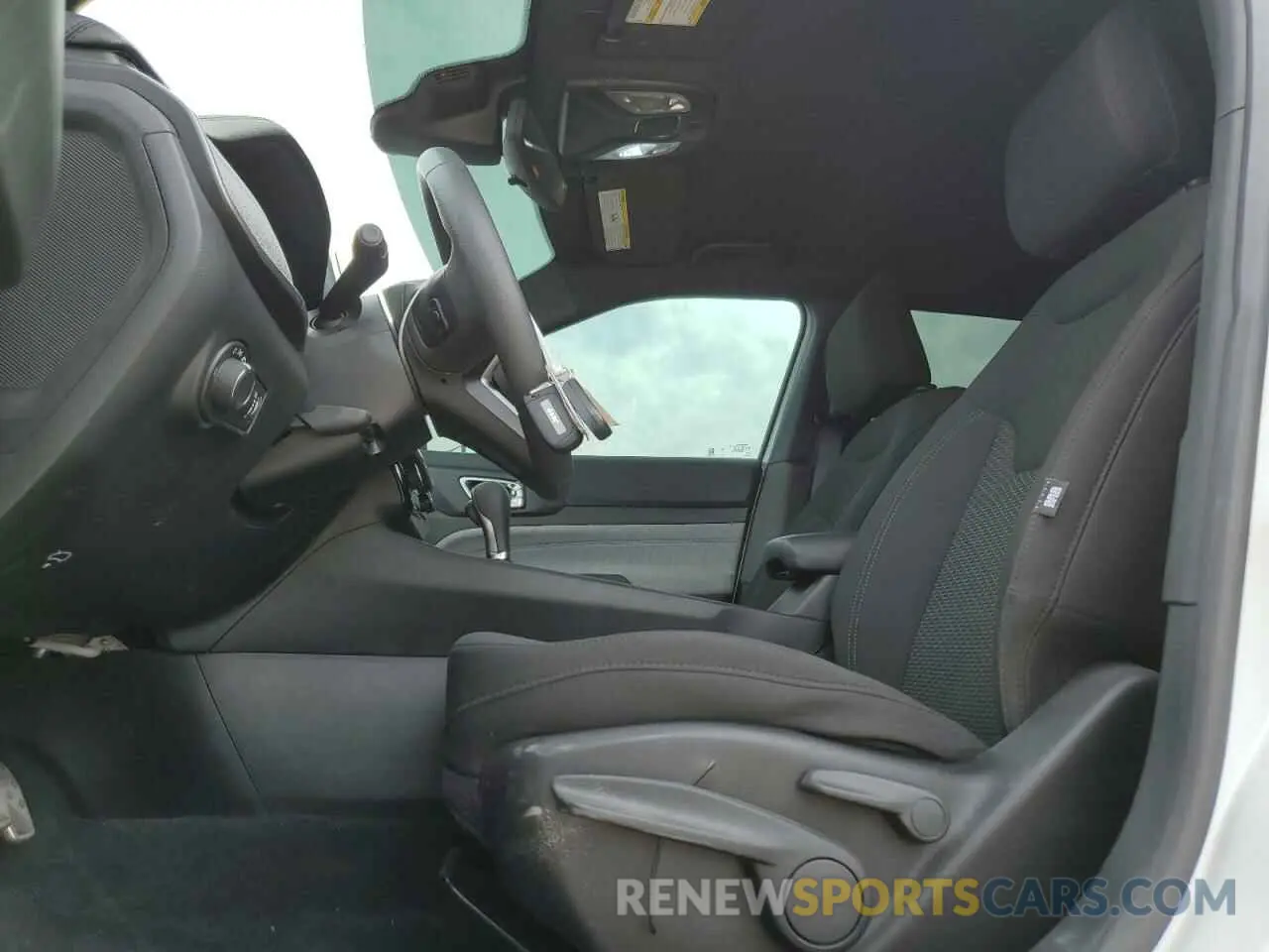 7 Photograph of a damaged car 3C4NJDAN3ST501555 JEEP COMPASS 2025