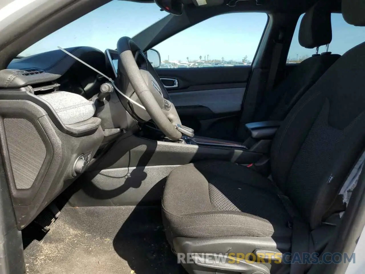 7 Photograph of a damaged car 3C4NJDAN3ST515939 JEEP COMPASS 2025