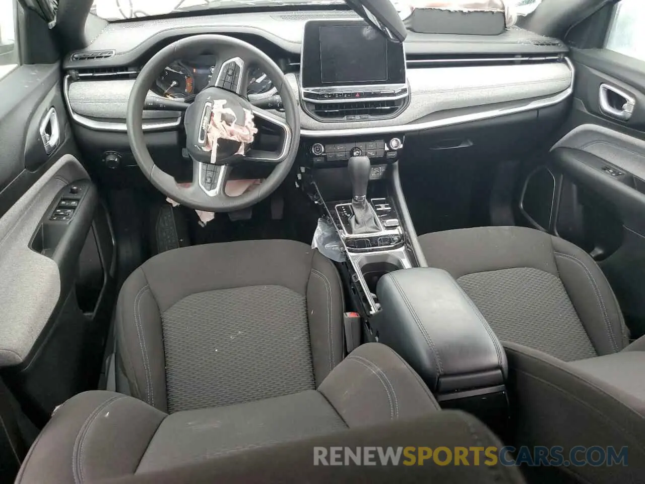 8 Photograph of a damaged car 3C4NJDAN6ST505776 JEEP COMPASS 2025